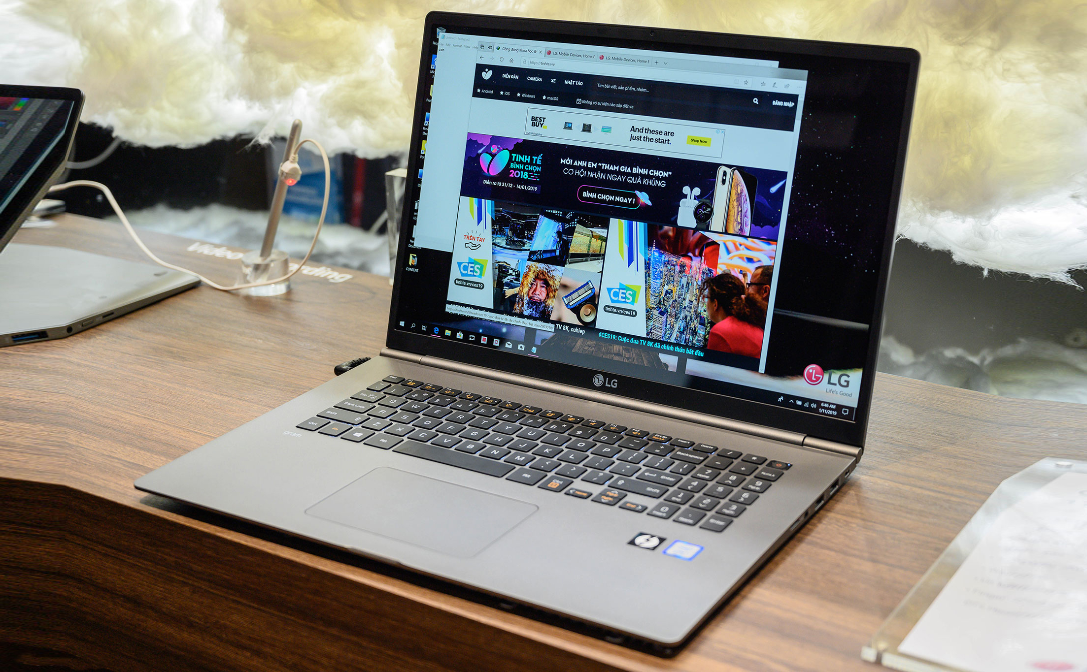 Cần mua laptop mỏng nhẹ dùng văn phòng, nên lựa máy nào?