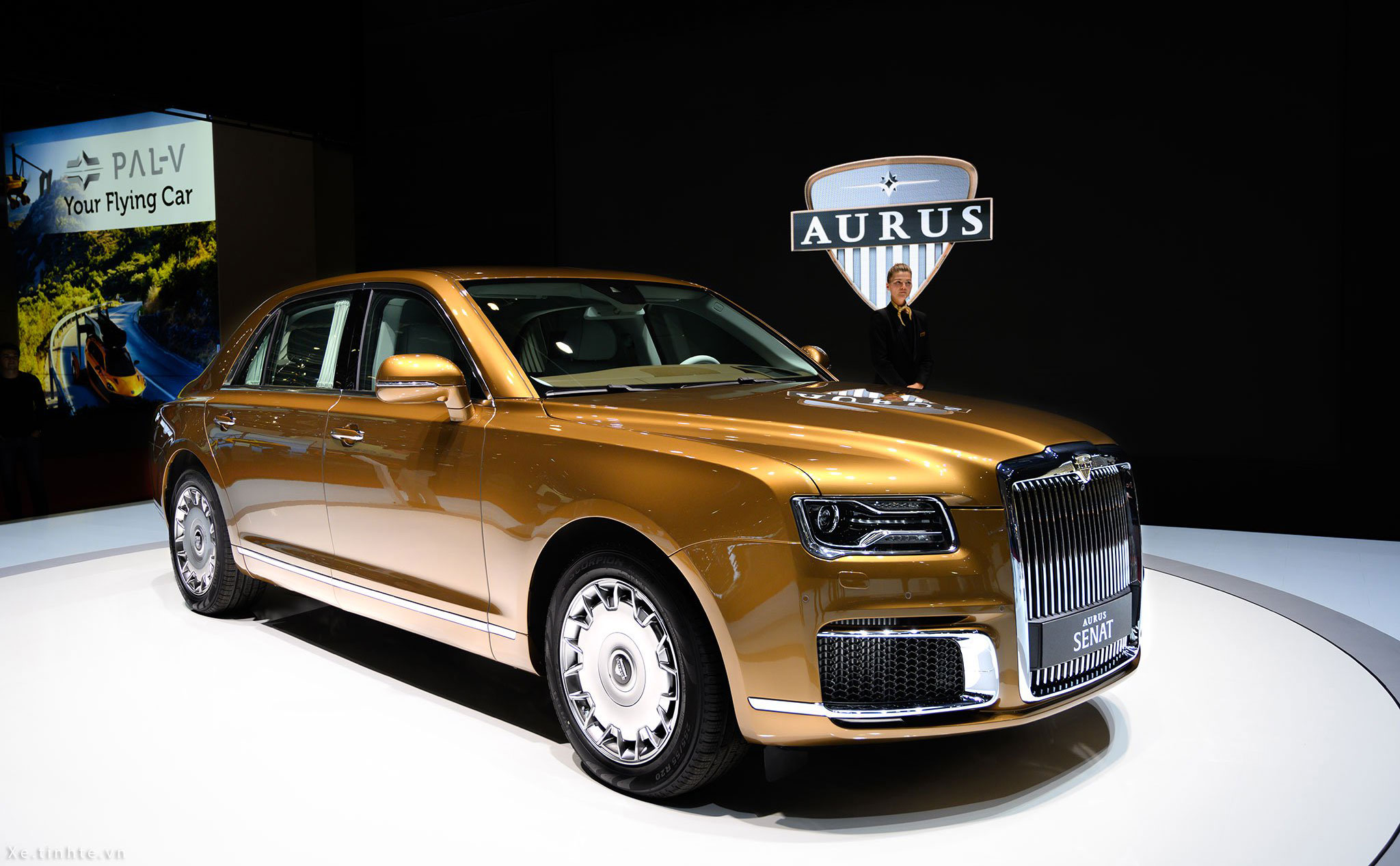 "Rolls-Royce phiên bản Nga" mở đặt hàng cho "dân đen", giá từ 274.000 USD