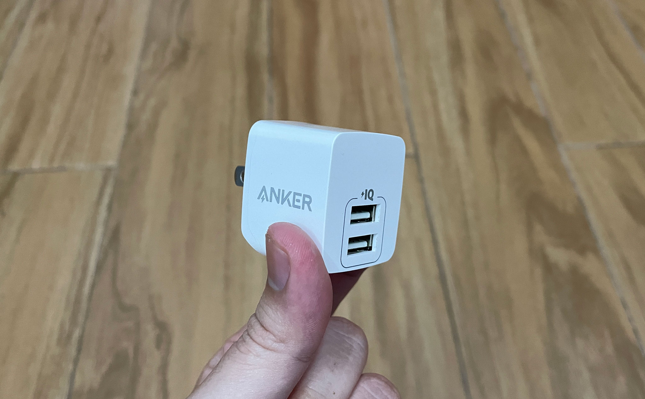 Review cục sạc Anker PowerPort mini 2 cổng: nhỏ gọn, công suất tương tự như sạc iPad 12W