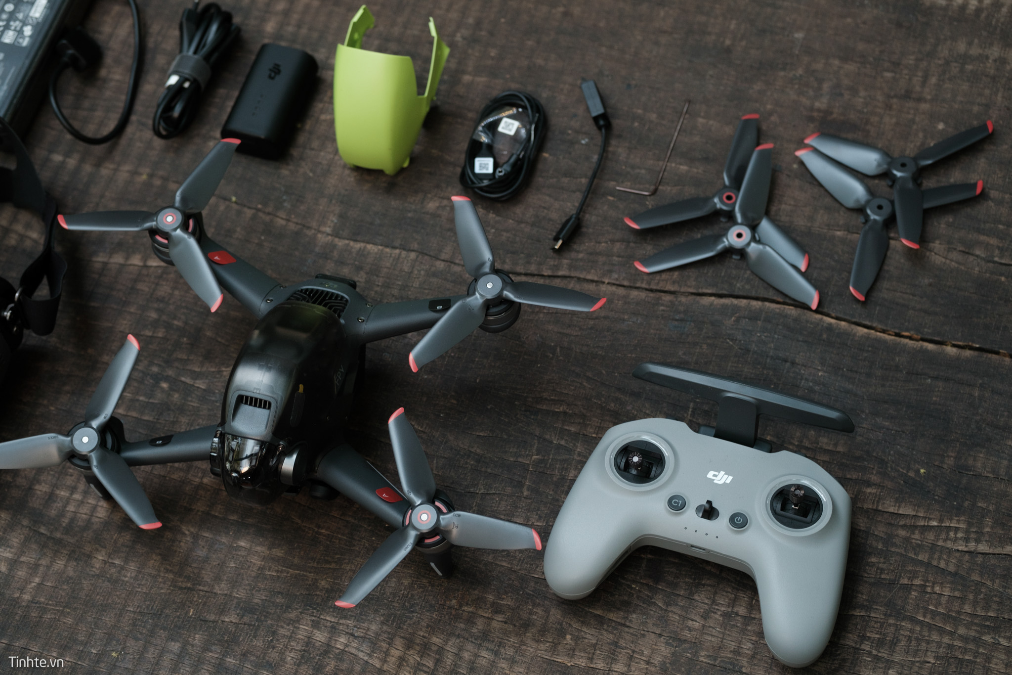 DJI_FPV_Combo_trentay-07.jpeg
