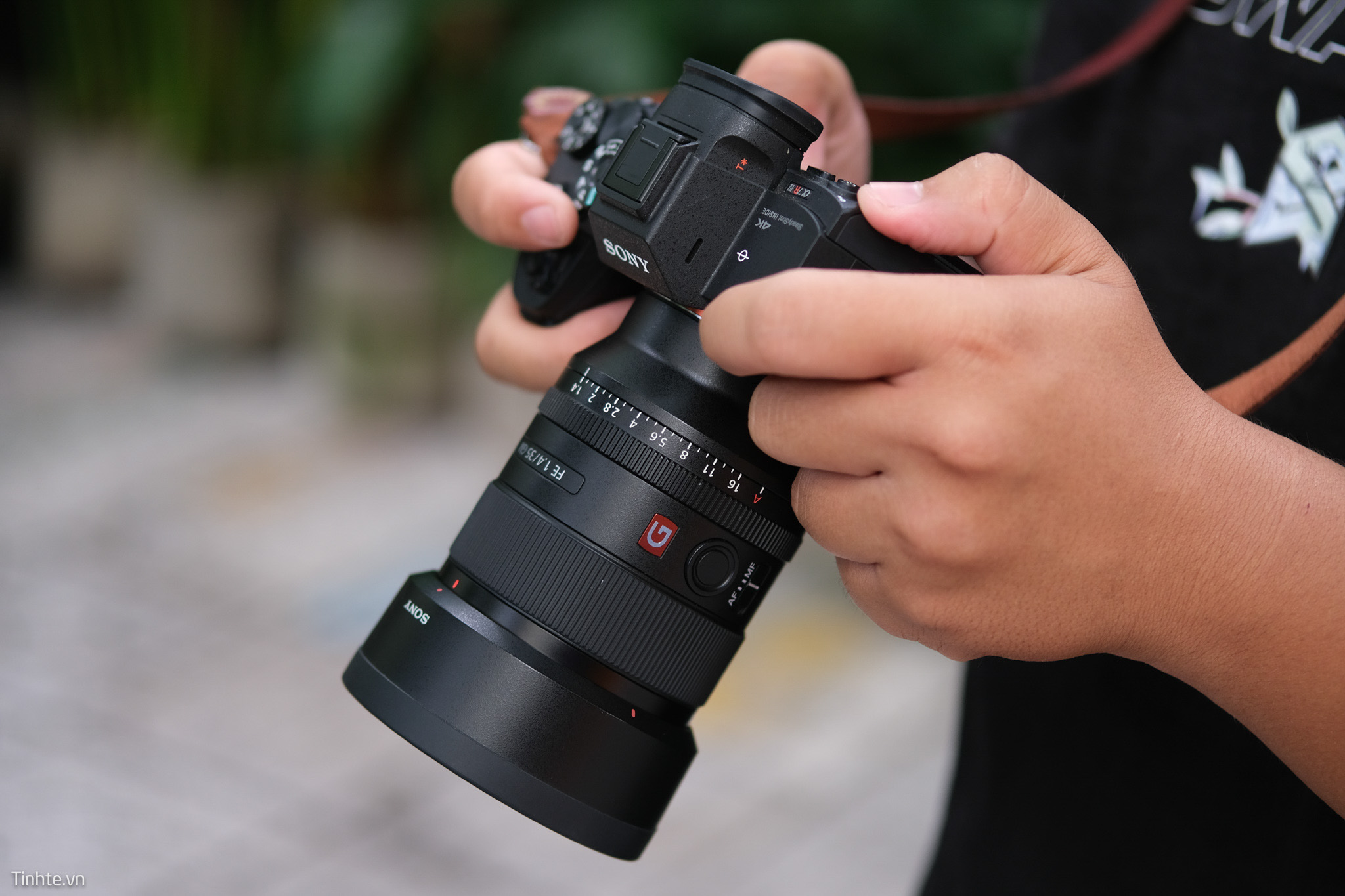 trên-tay-fe-35mm-f1.4-06.jpeg