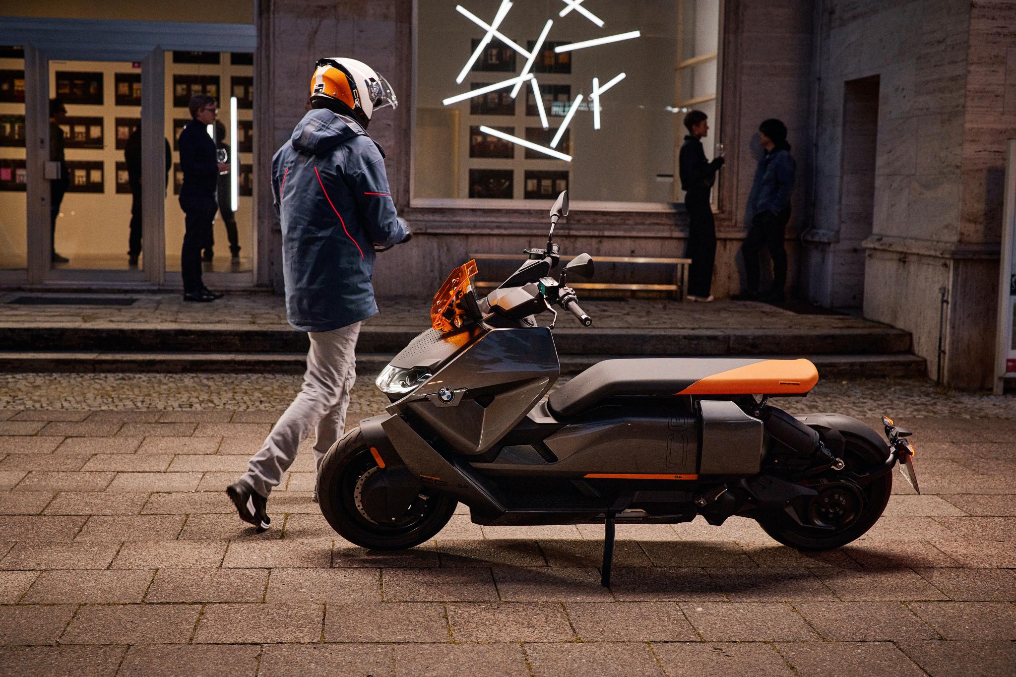 BMW-CE-04-tinhte- 8.jpg