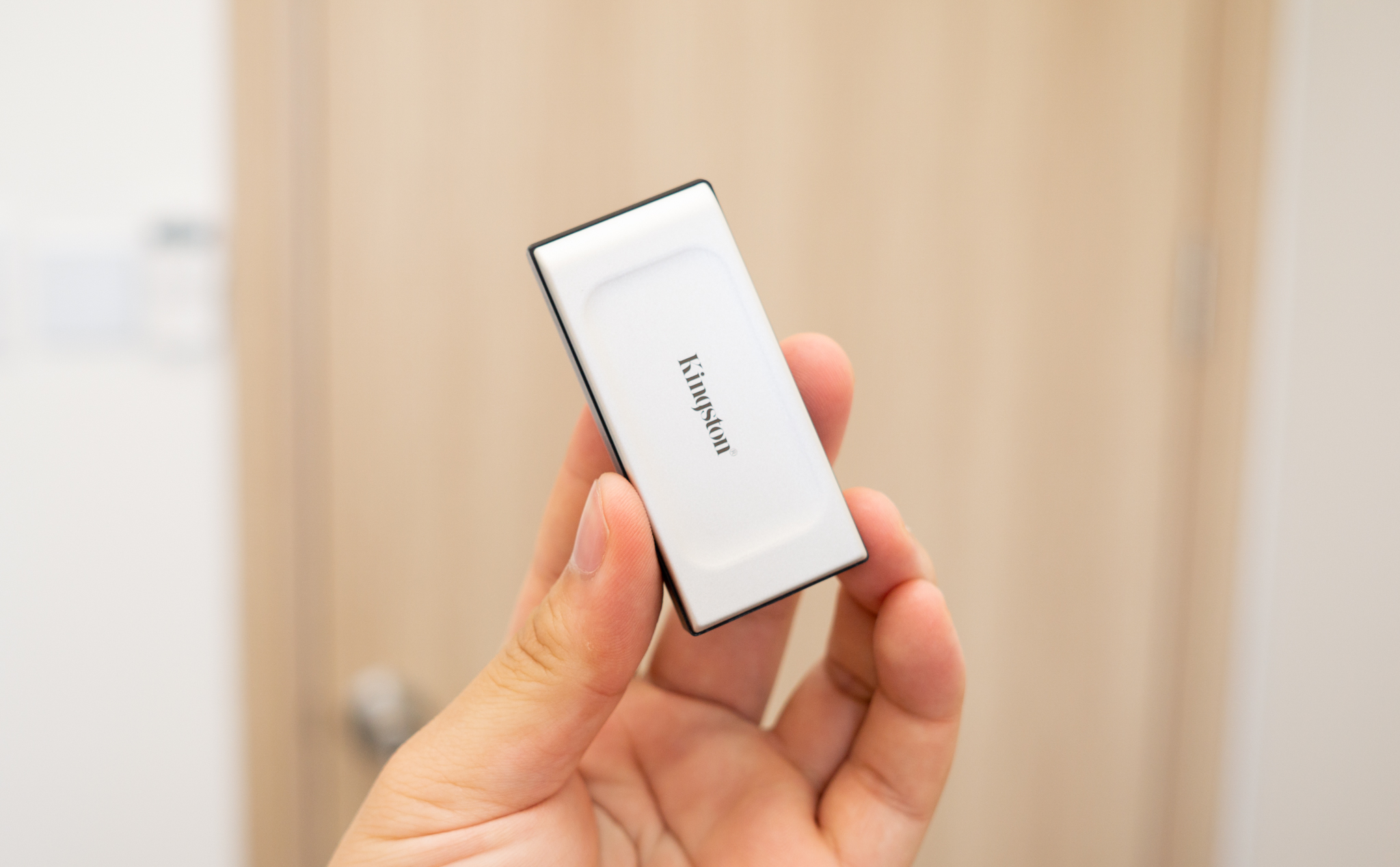 so sanh ssd tu build va co san 5.jpg