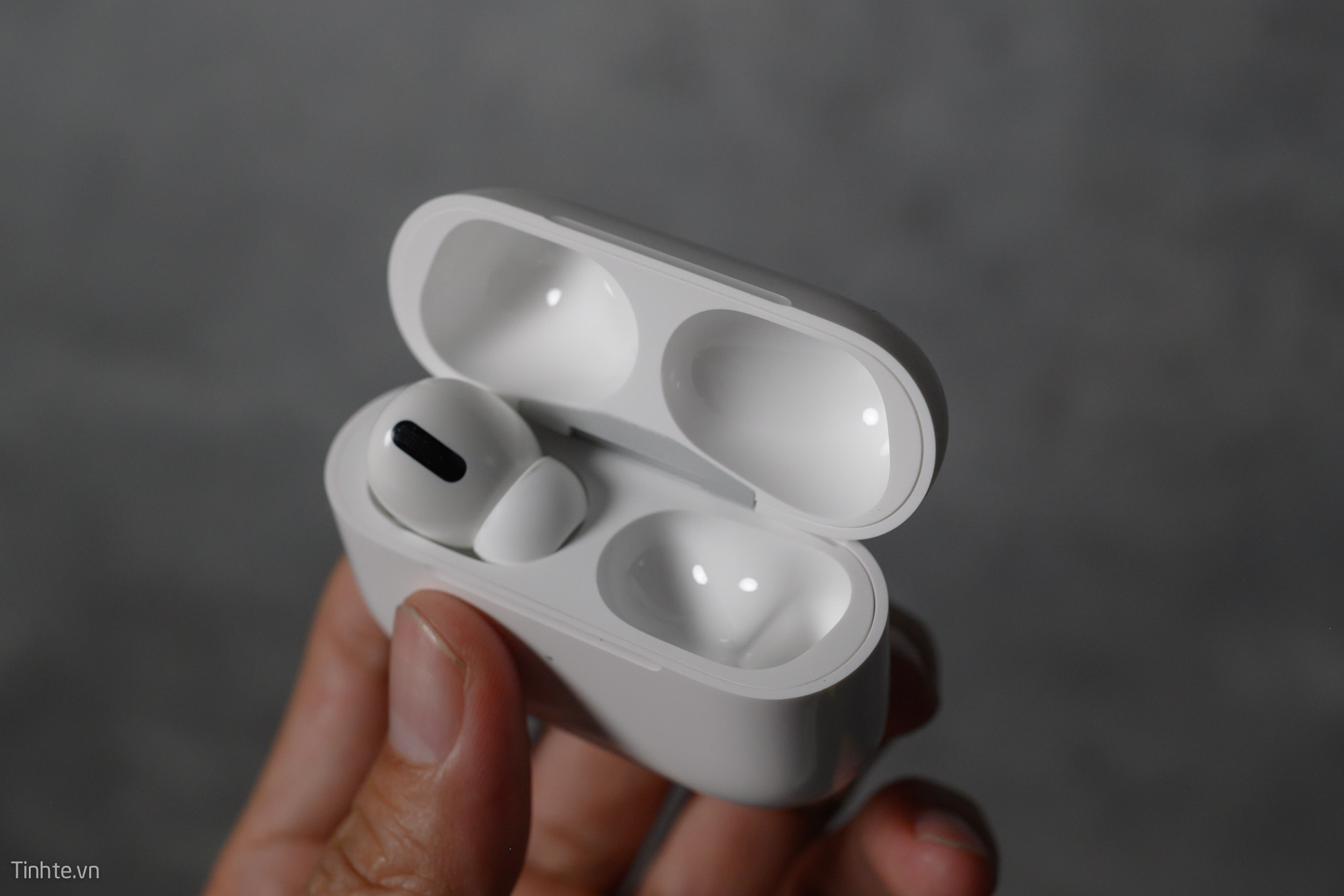 5.AirPods_Pro.jpg