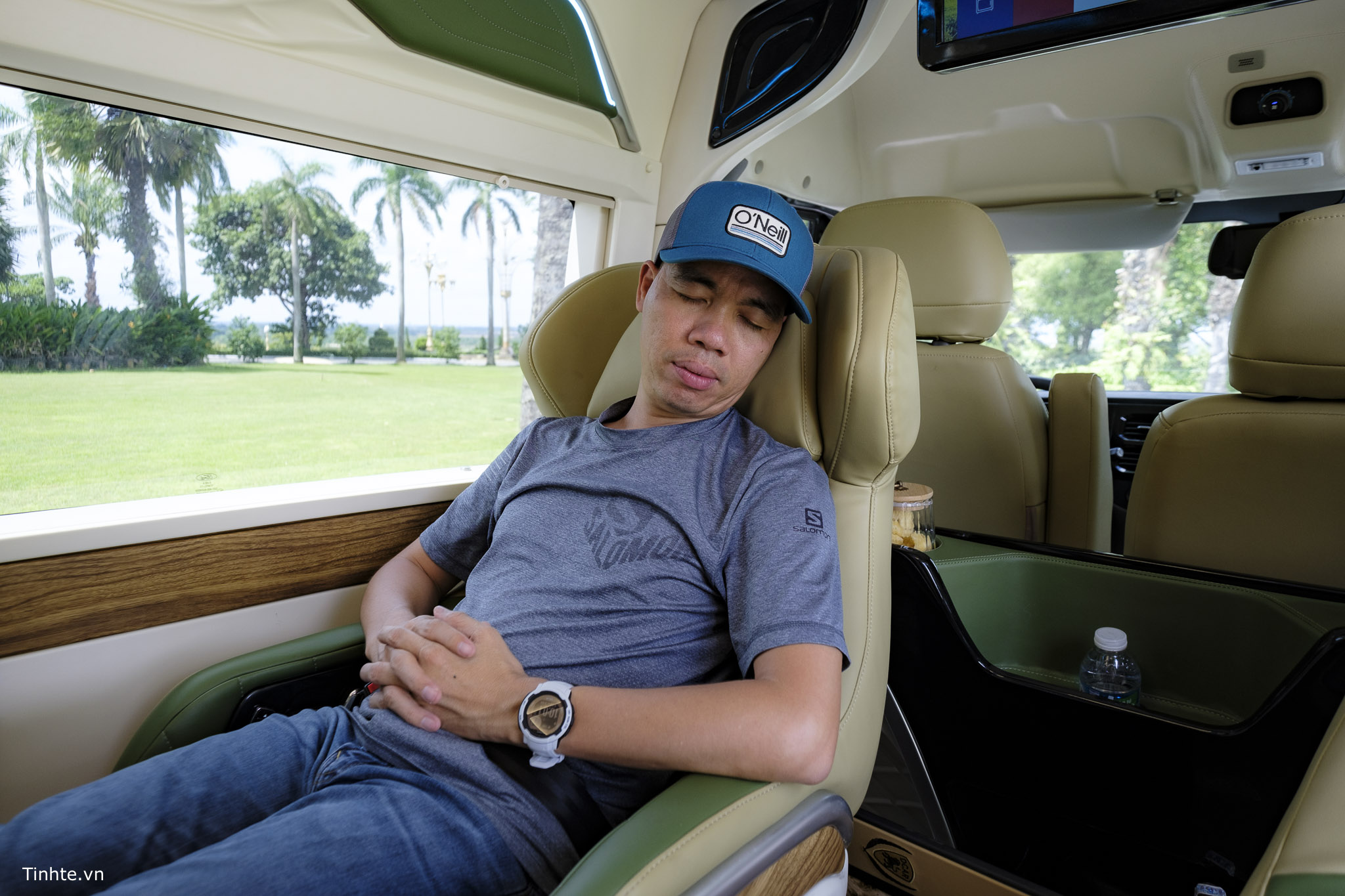 Dcar_VIP_Lounge_tinhte_cuhiep28.jpg