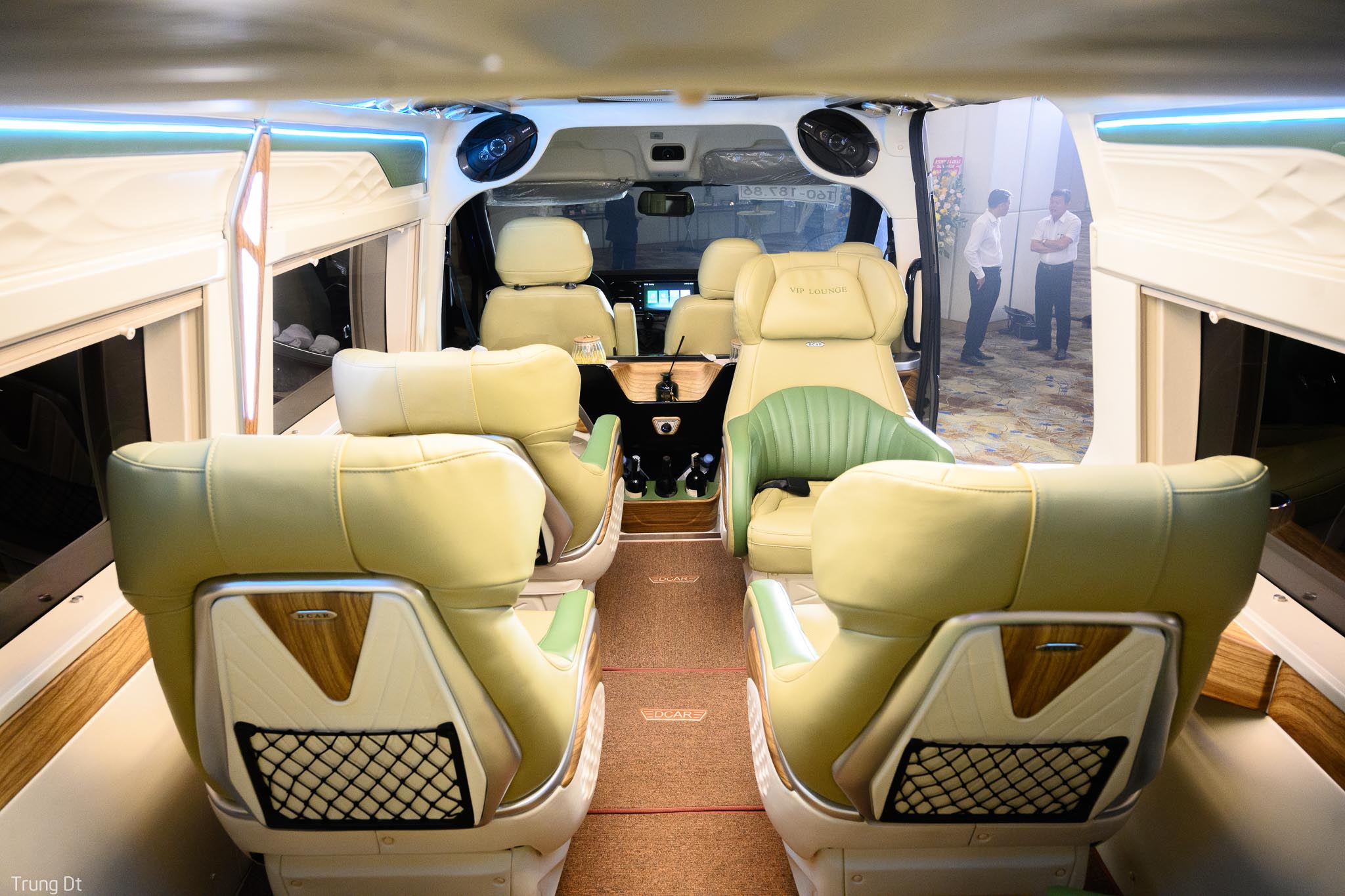 dcar_vip_lounge_2.jpg