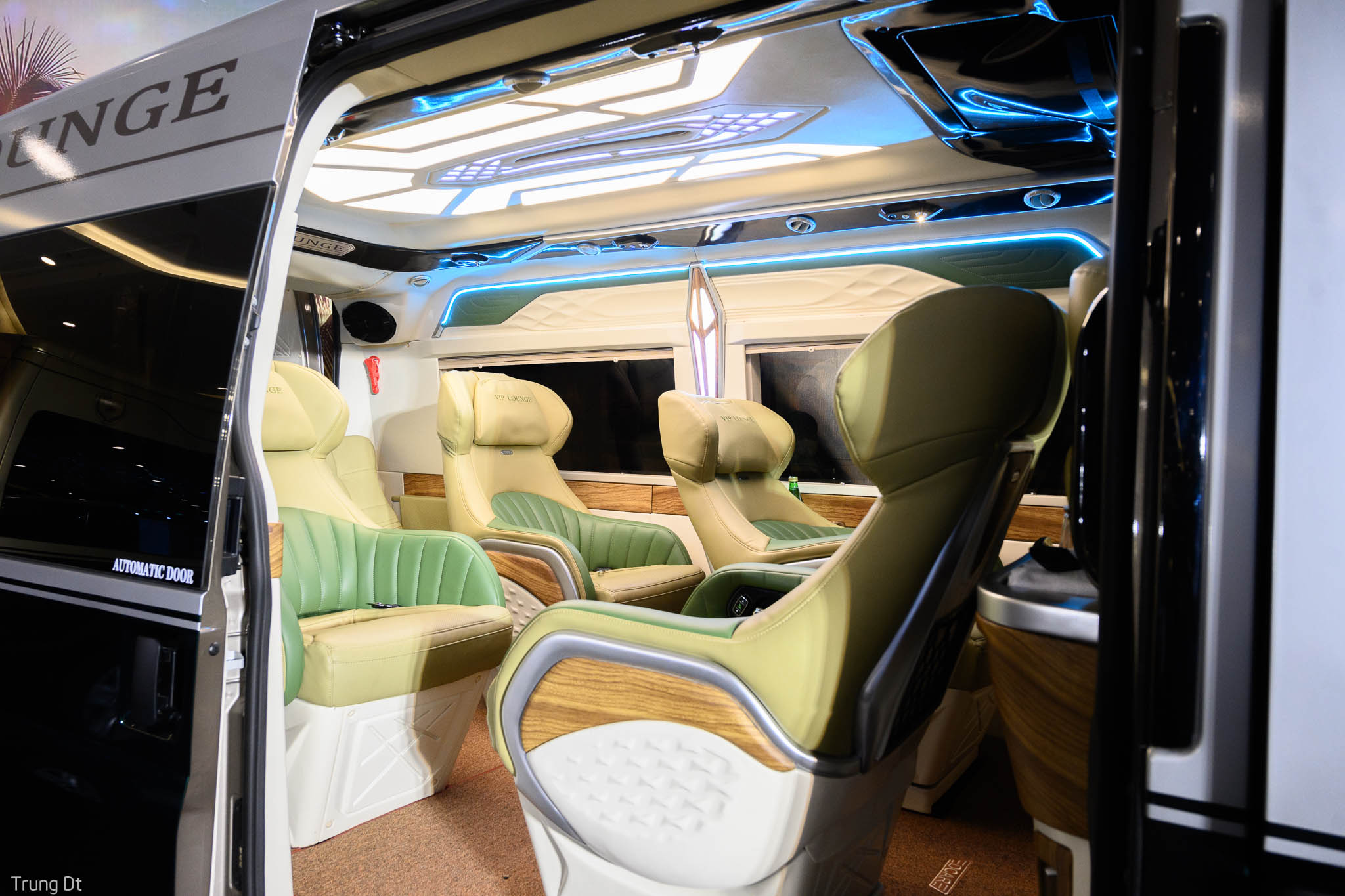 dcar_vip_lounge_3.jpg