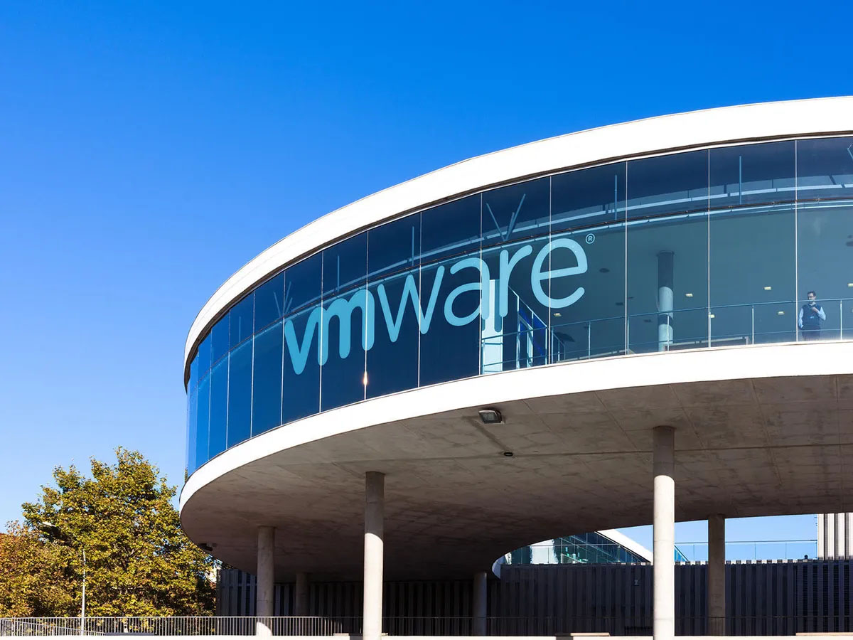 Tinhte_VMware1.jpg