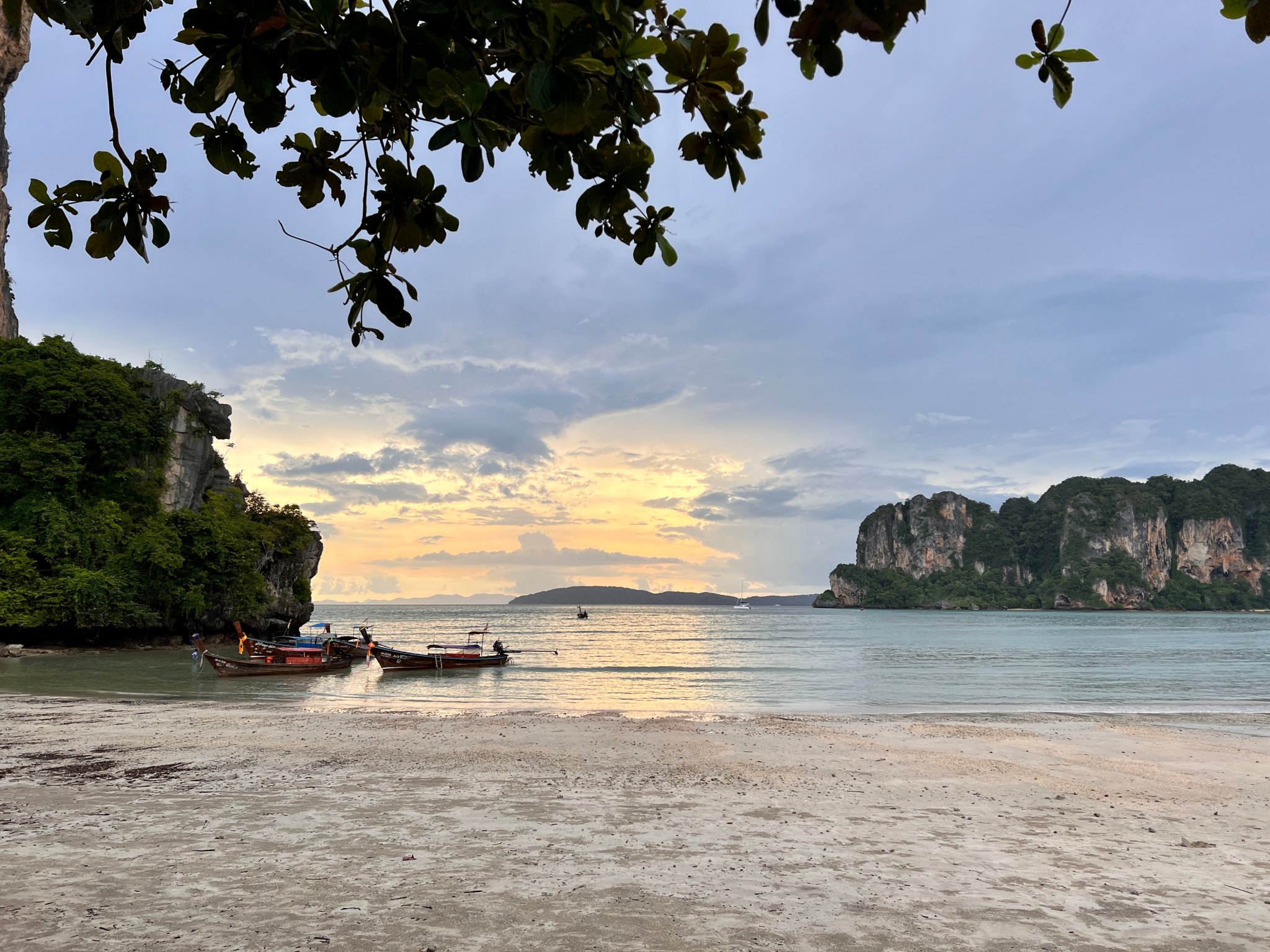 railay beach 2.jpg