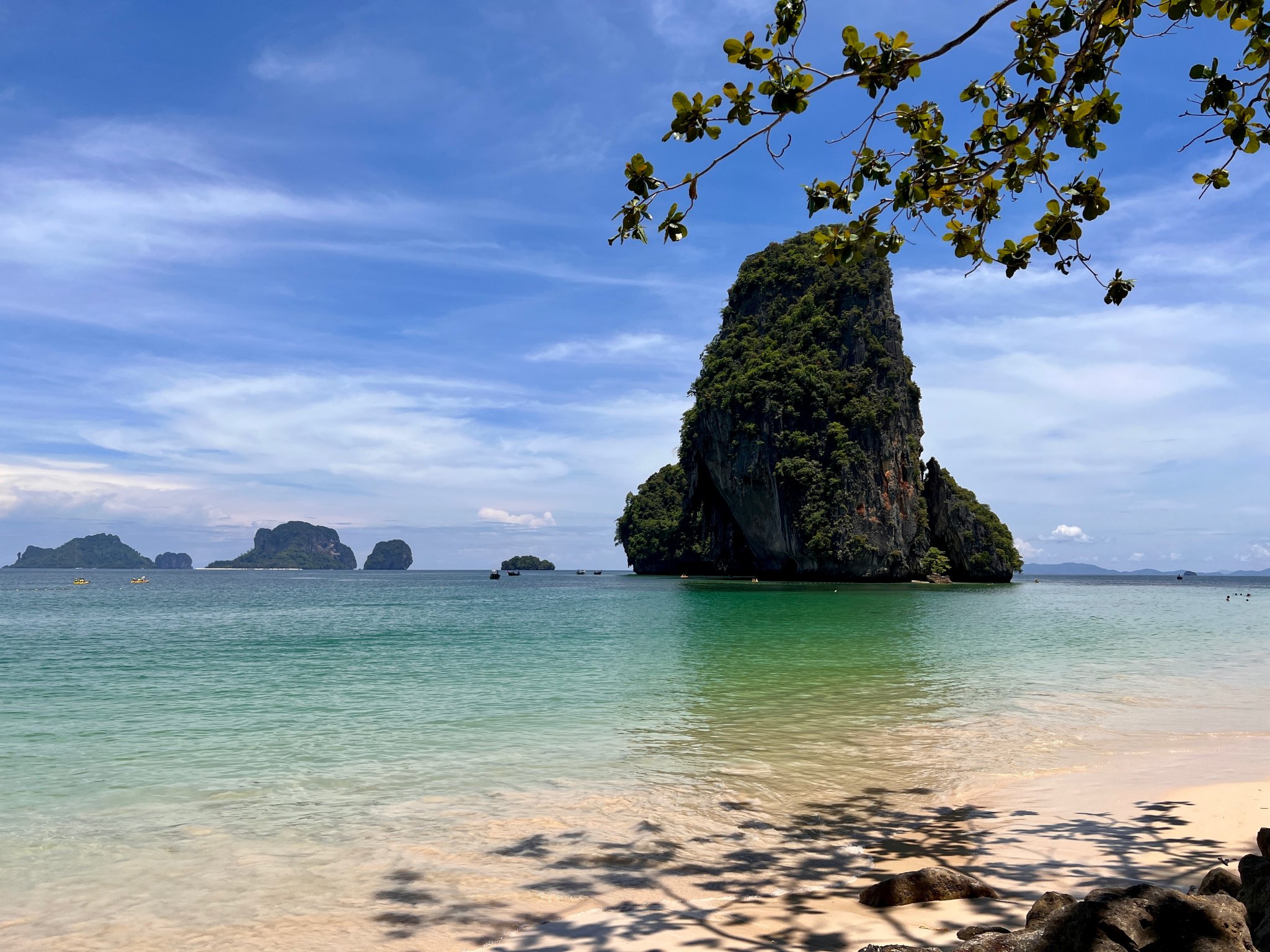 Happy island 3.jpg