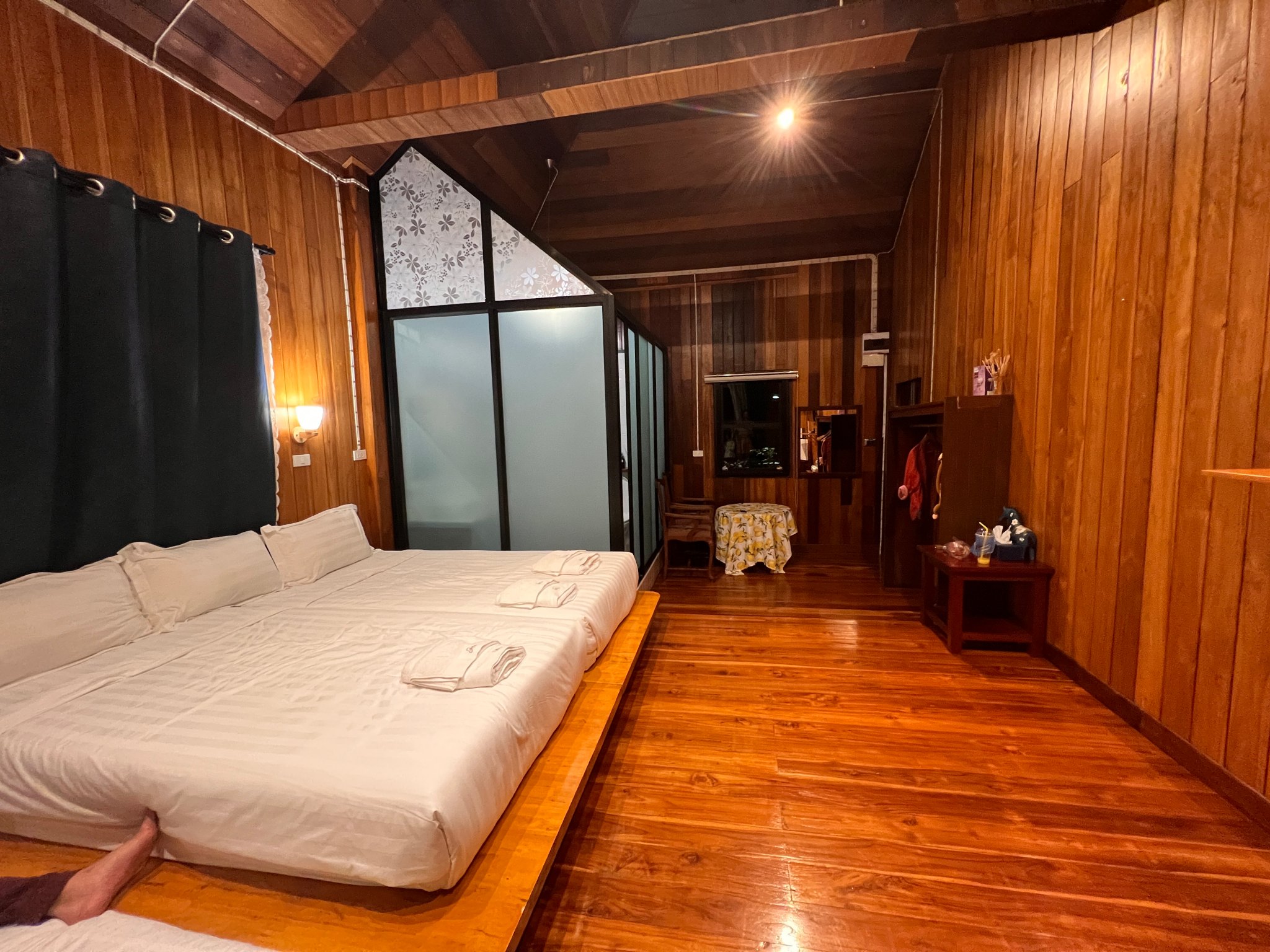 Srisanor room.jpg