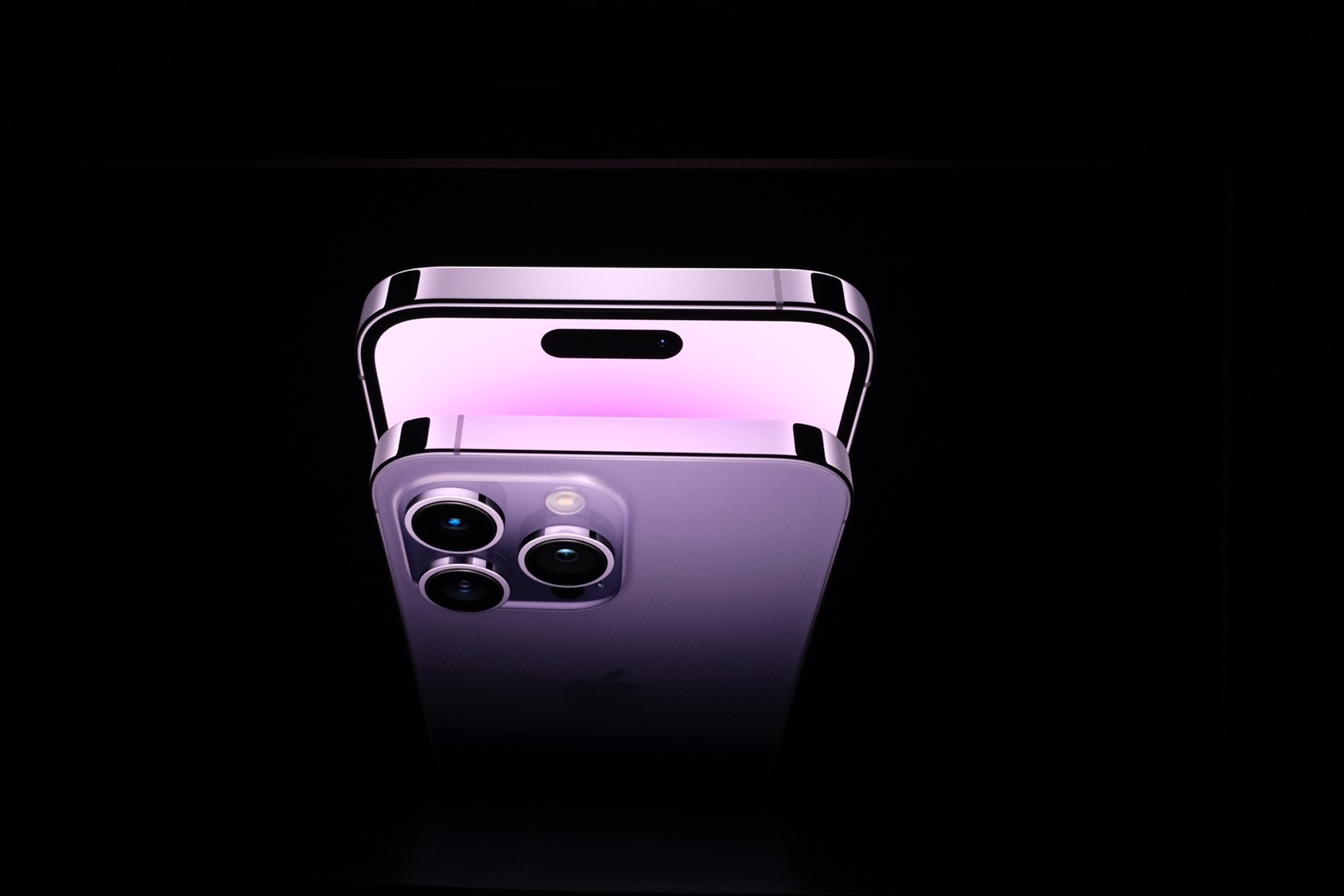 iPhone 14 Pro và 14 Pro Max chính thức: tai thỏ chuyển động, màu tím, Always on display, camera 48MP