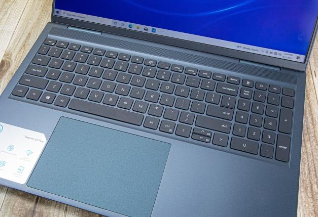 0608_ban-phim-va-touchpad.jpeg