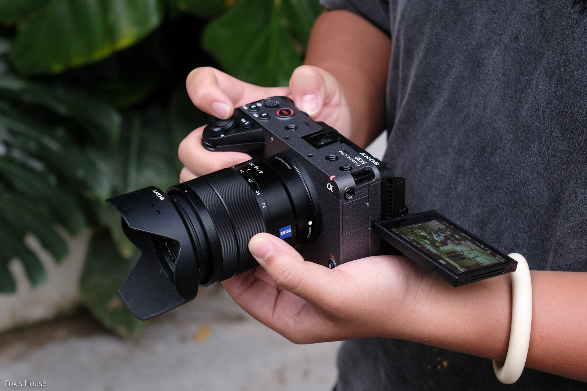 trên_tay_sony_fx_30_5.jpg