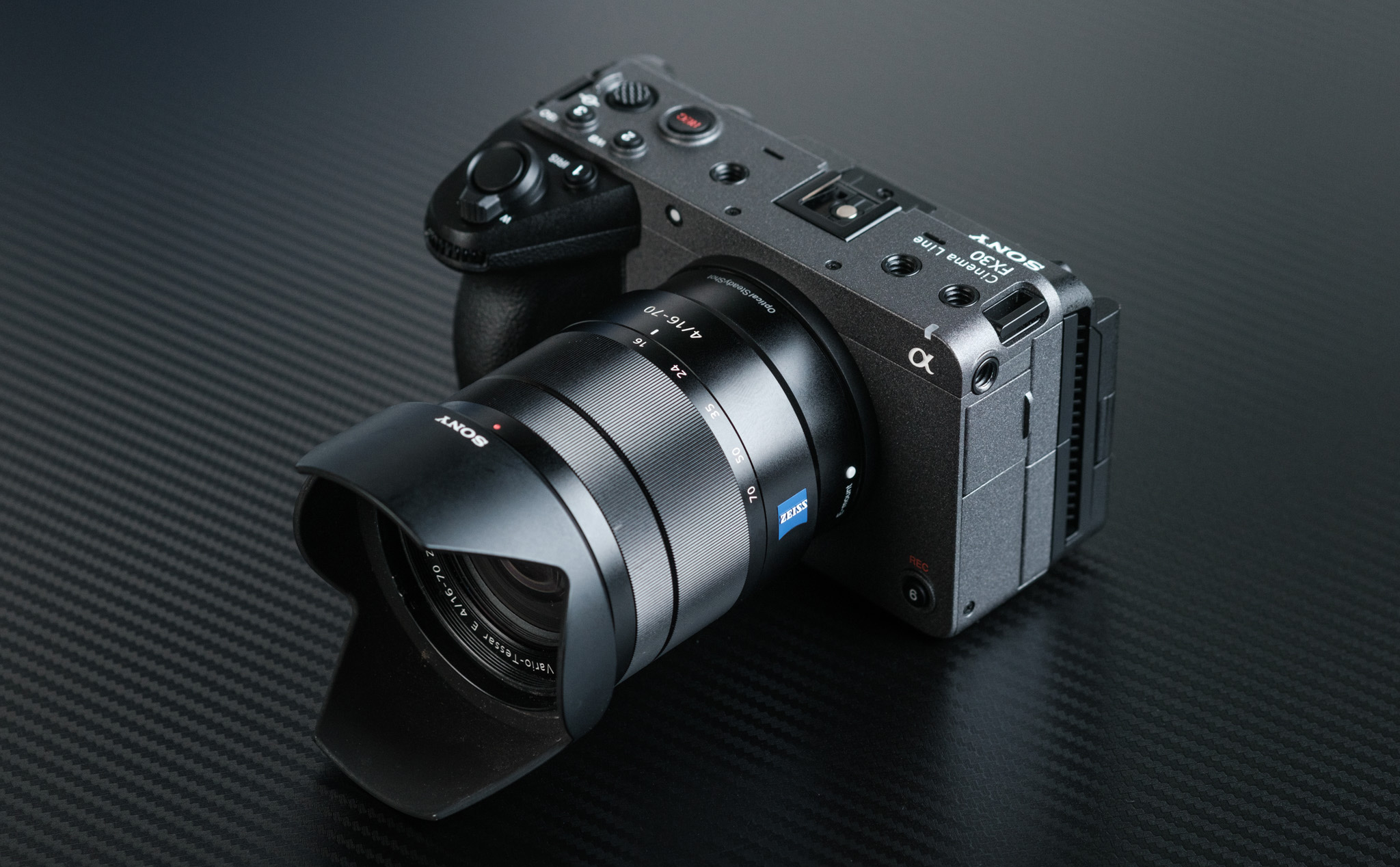 Trên tay Sony Cinema Line FX30: Cinema Line tầm giá 50 triệu quay 4K120fps