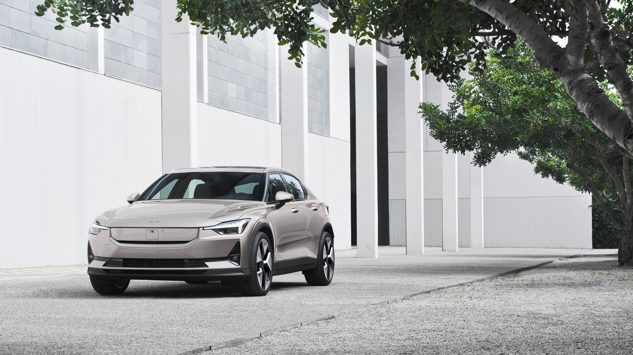 Polestar 2 facelift 2024: dẫn động cầu sau, phạm vi tối đa 635 km, giá ~55.000 USD
