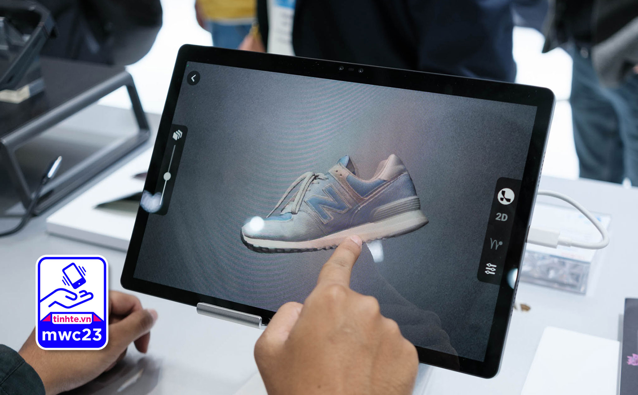 MWC 2023: Trên tay ZTE Nubia Pad 3D - không đeo kính vẫn xem phim, chơi game 3D