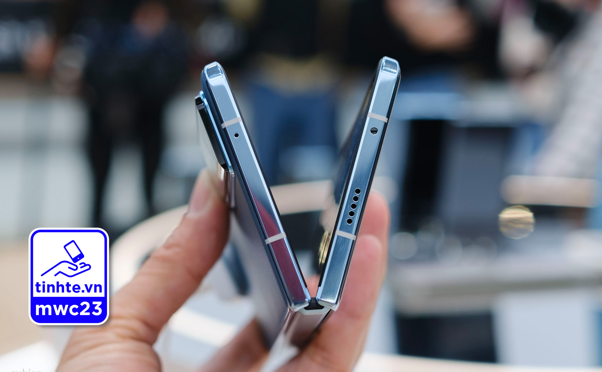 MWC23: Trên tay Honor Magic Vs đối thủ xứng tầm của Galaxy Z Fold