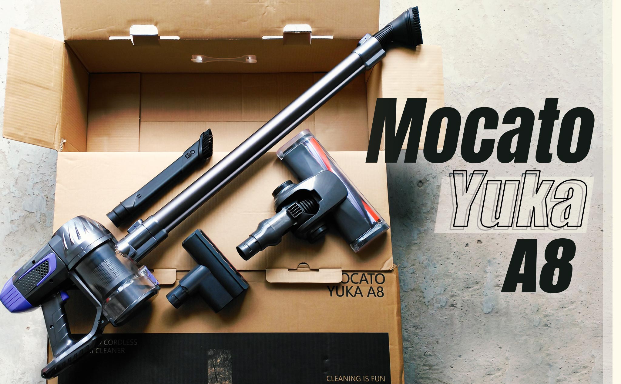 Trên tay máy hút bụi Mocato Yuka A8