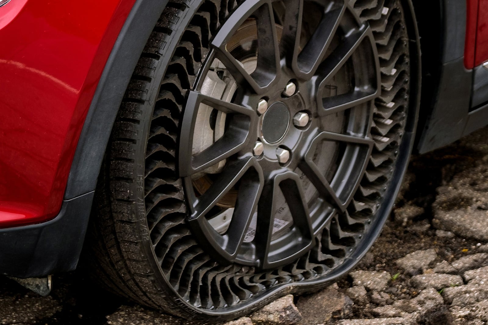 Michelin-Uptis-tinhte-1.jpg