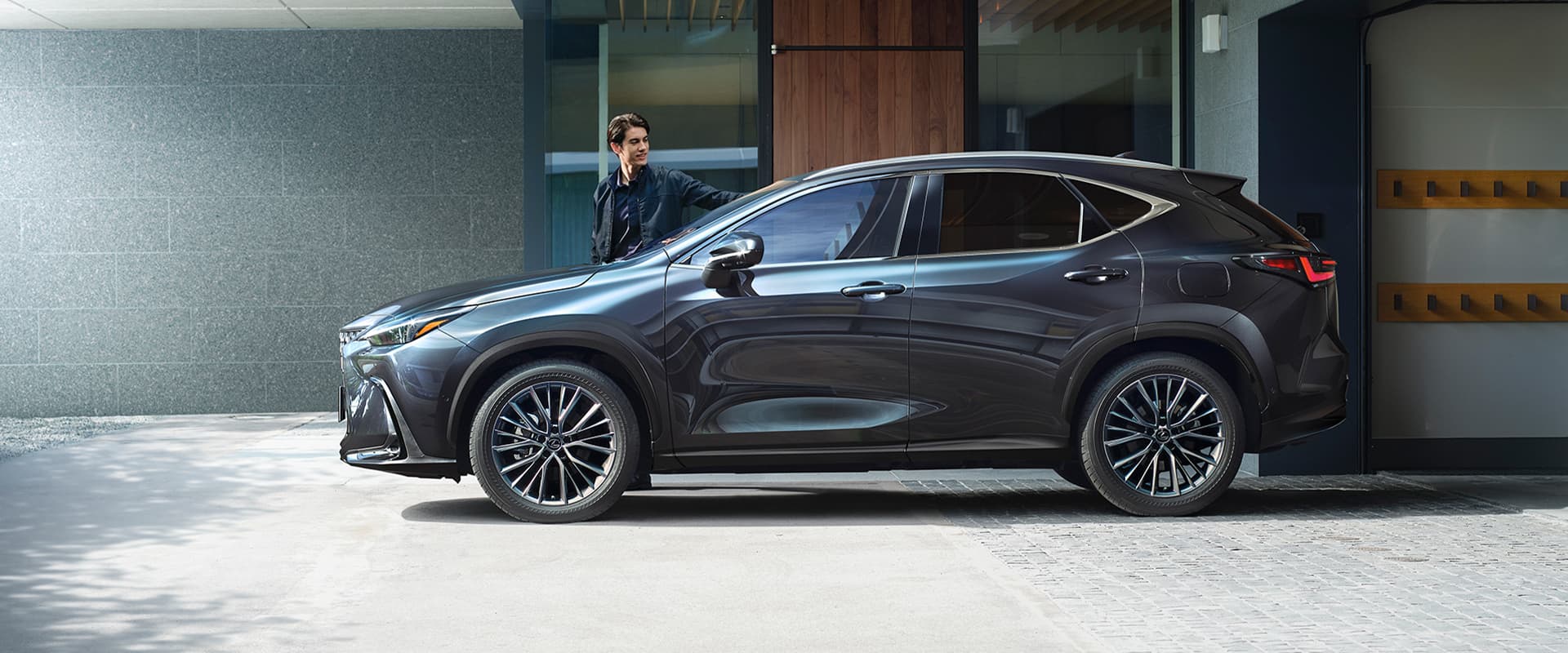 Thông số kỹ thuật và thiết kế ngoại thất của Lexus NX 350h