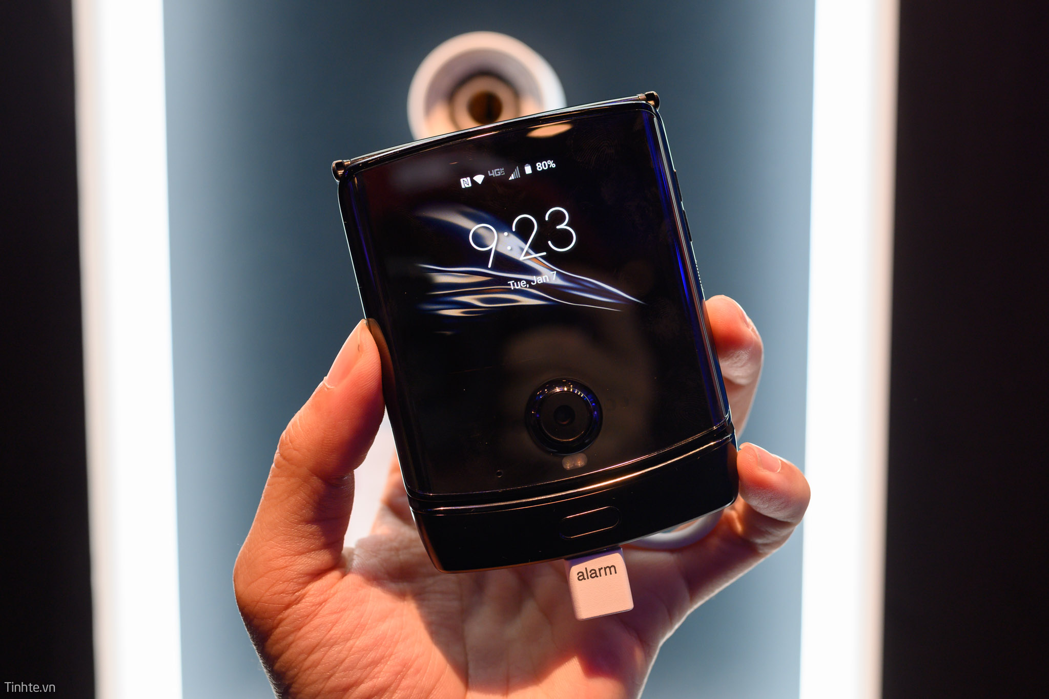 Cuối cùng Motorola Razr cũng thoát khỏi cái bóng của quá khứ để hiện đại hơn nhưng...