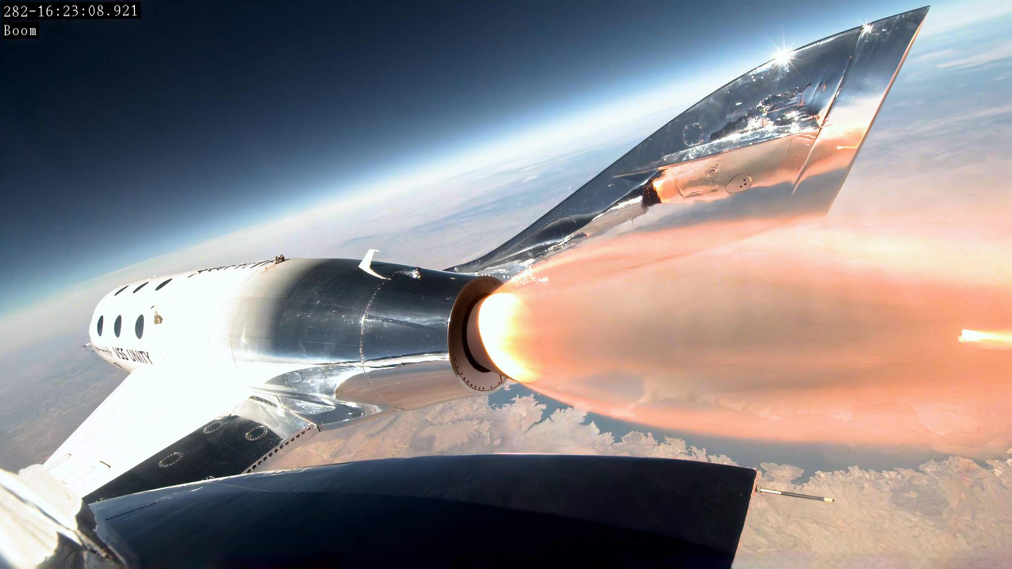 Virgin Galactic triển khai dịch vụ du hành không gian từ ngày 27/6, giá 10,6 tỷ/vé