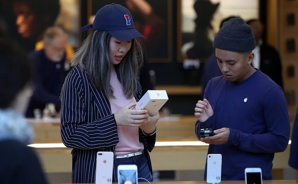 Apple nâng cấp iPhone cho nhân viên tại cửa hàng bán lẻ: iPhone XS lên iPhone 14