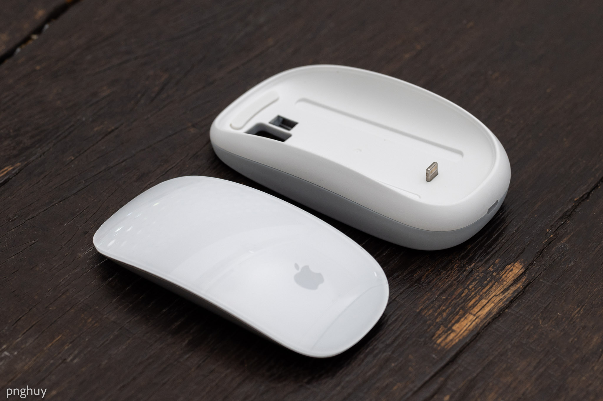 Trên tay grip chuột có sạc không dây dành cho Magic Mouse 2 giá 430k: không dùng được