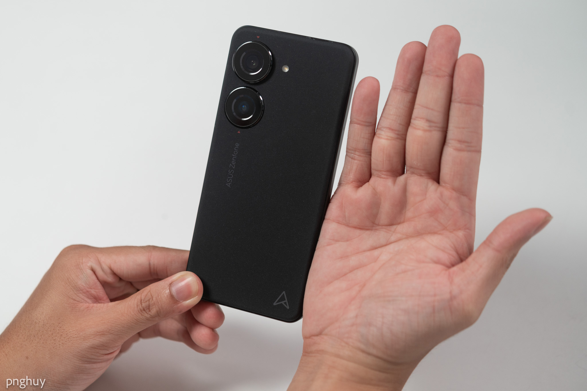 trentay-ASUS-zenfone10-tinhte16.jpg