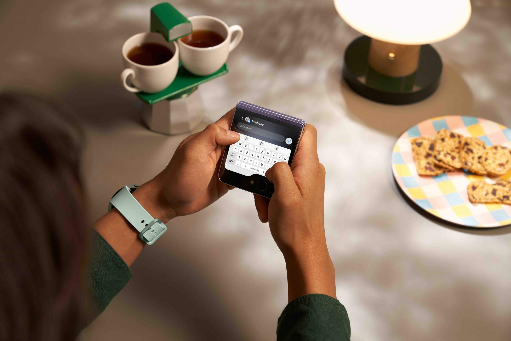 Samsung Galaxy Z Flip5 chính thức: màn hình ngoài 3,4", gập phẳng, nhiều màu mới