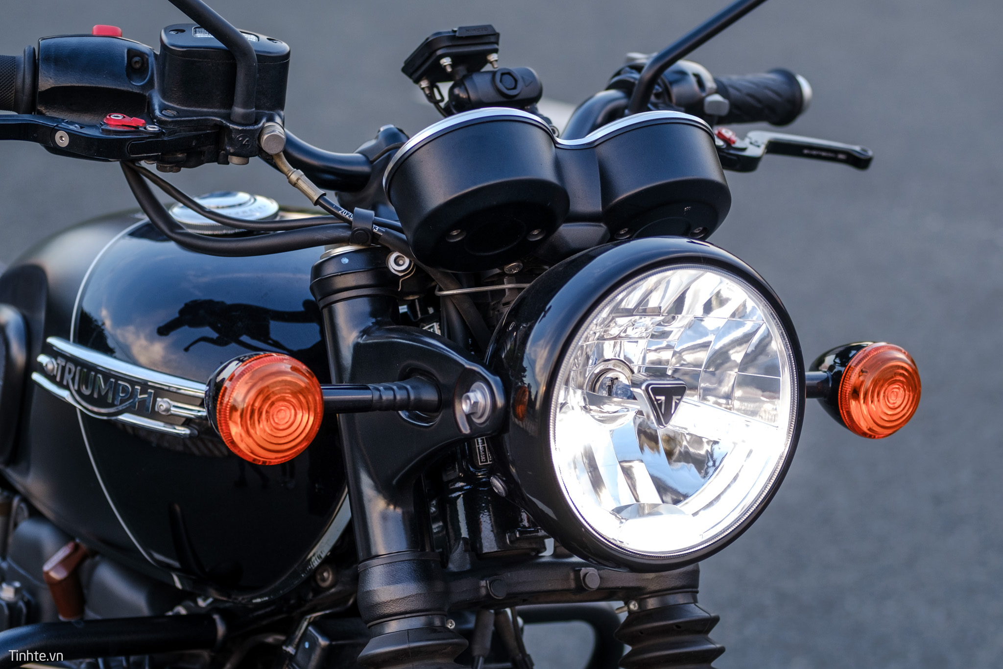 triumph-t120-tinhte-31.jpg