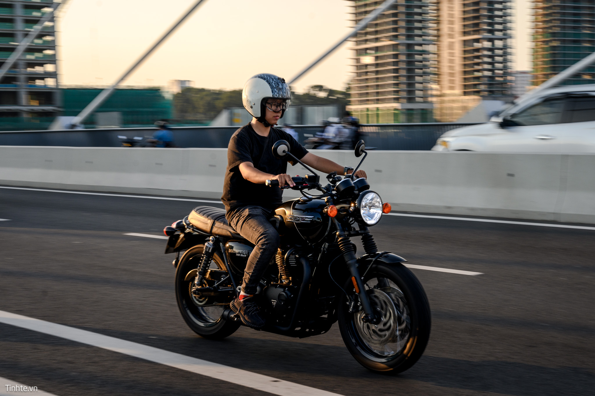 triumph-t120-tinhte-38.jpg