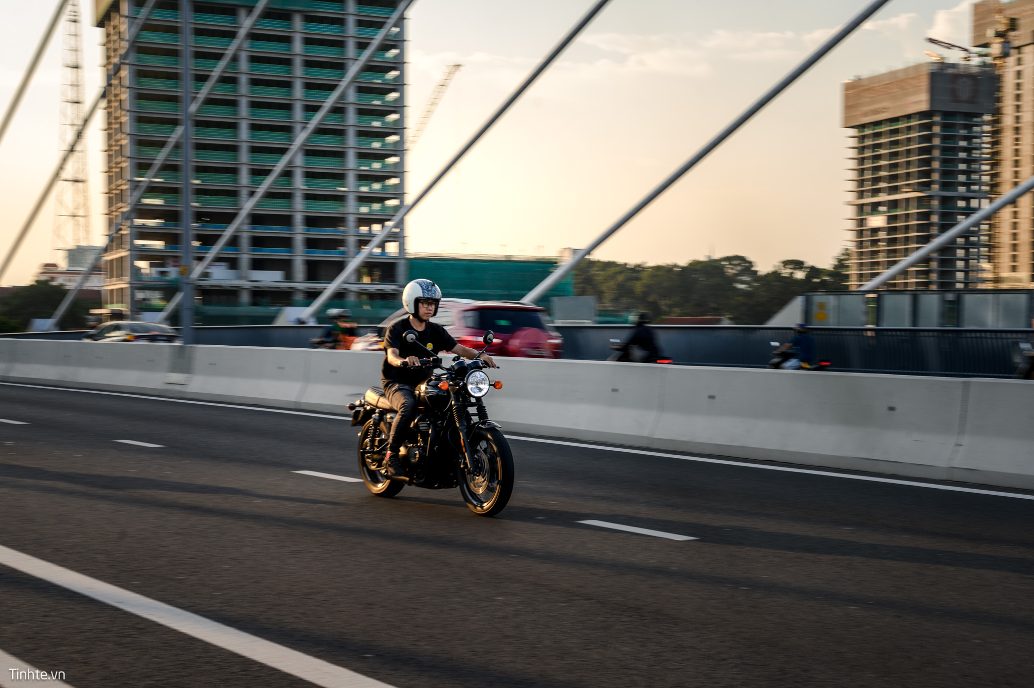 triumph-t120-tinhte-36.jpg