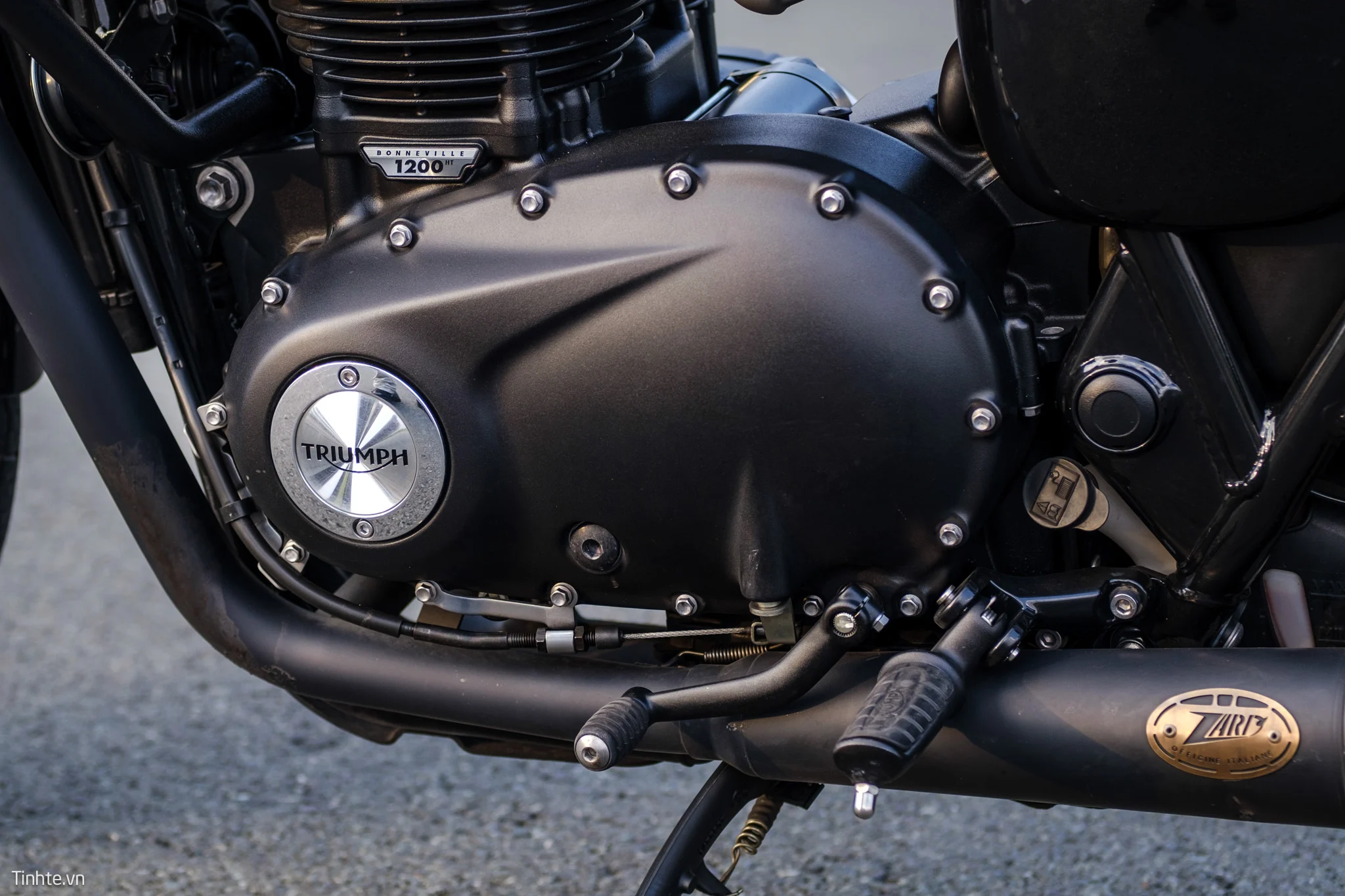 triumph-t120-tinhte-30.jpg