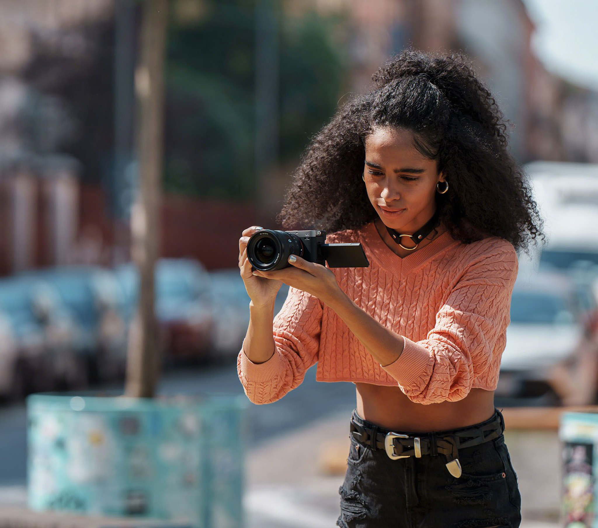 sony-ra-mat-a7c-ii-a7cr-tinh-te.jpg