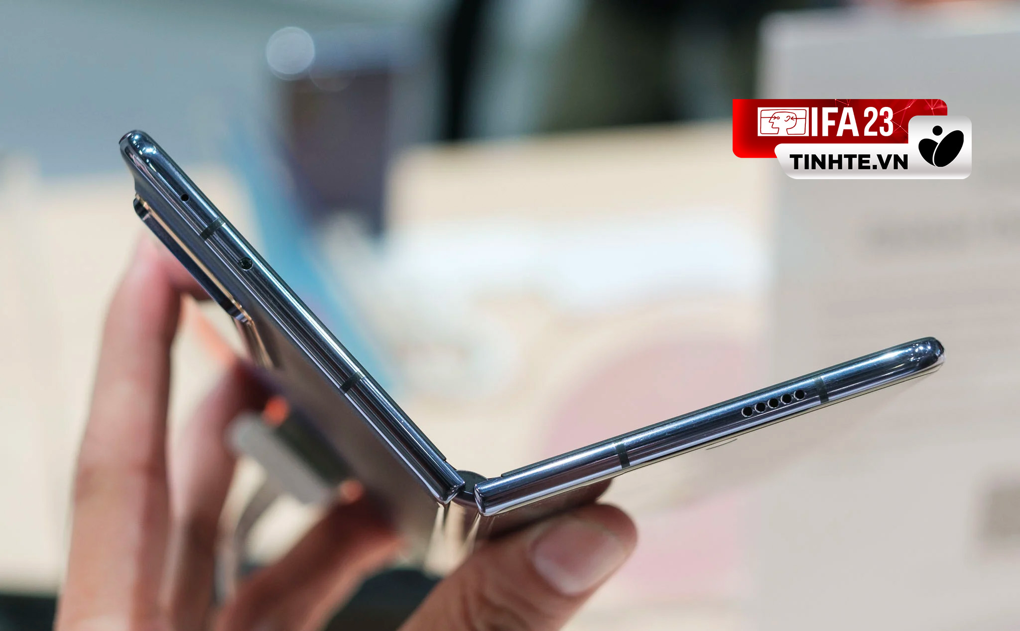 IFA23: Trên tay Honor Magic V2