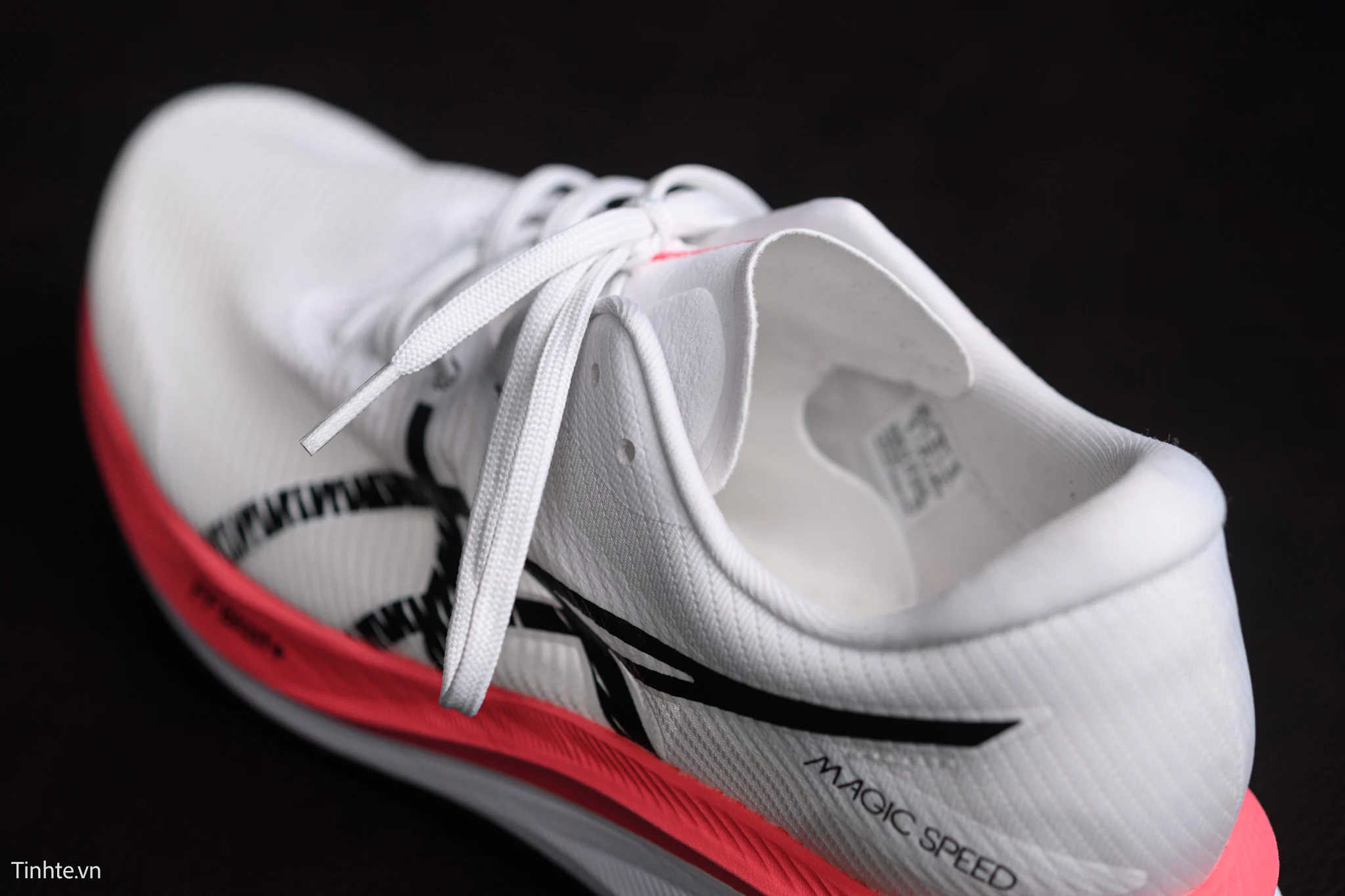 asics-magic-speed-3-tinhte-6.jpg