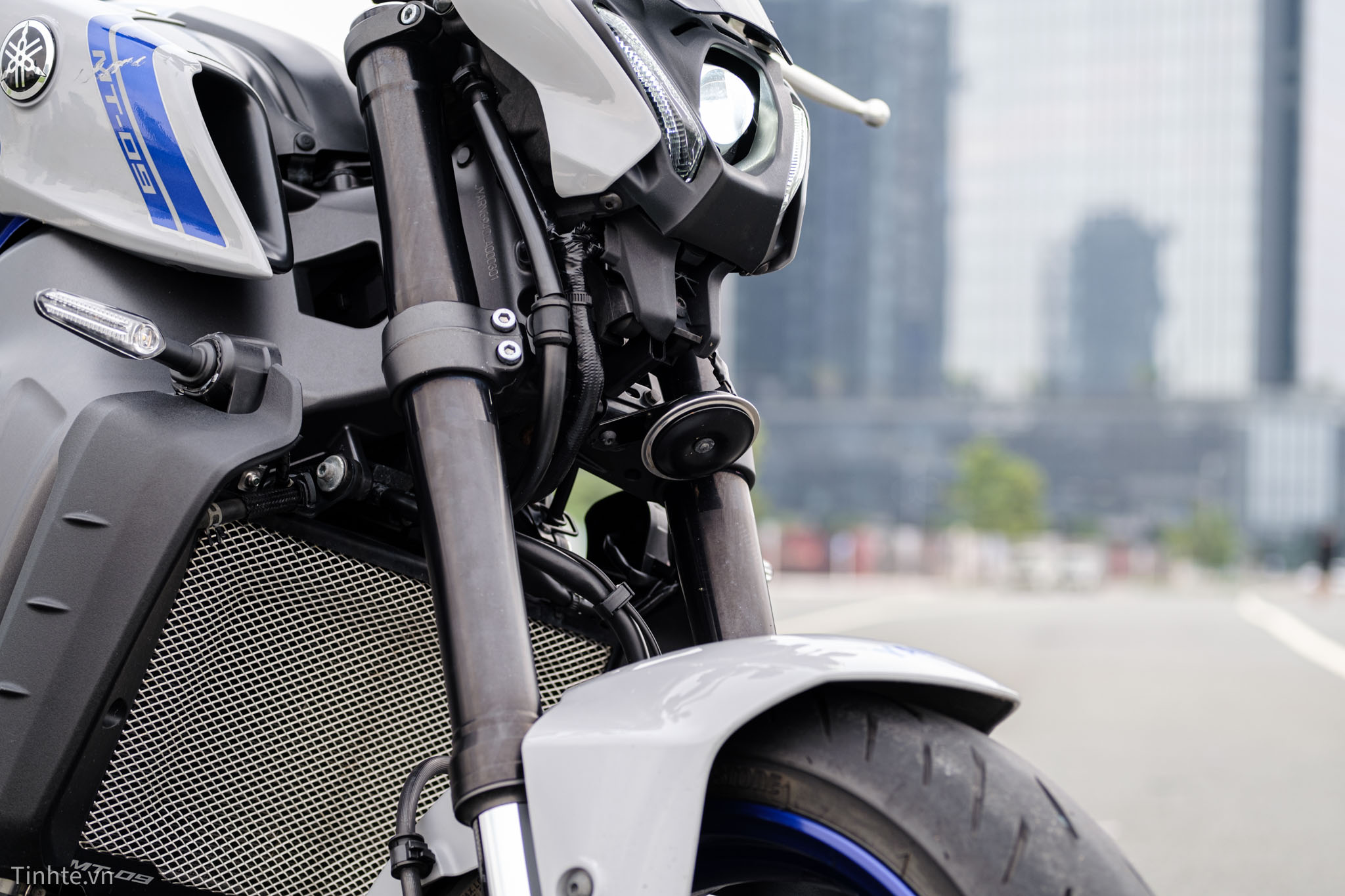 tren-tay-yamaha-mt-09-tinhte-43.jpg