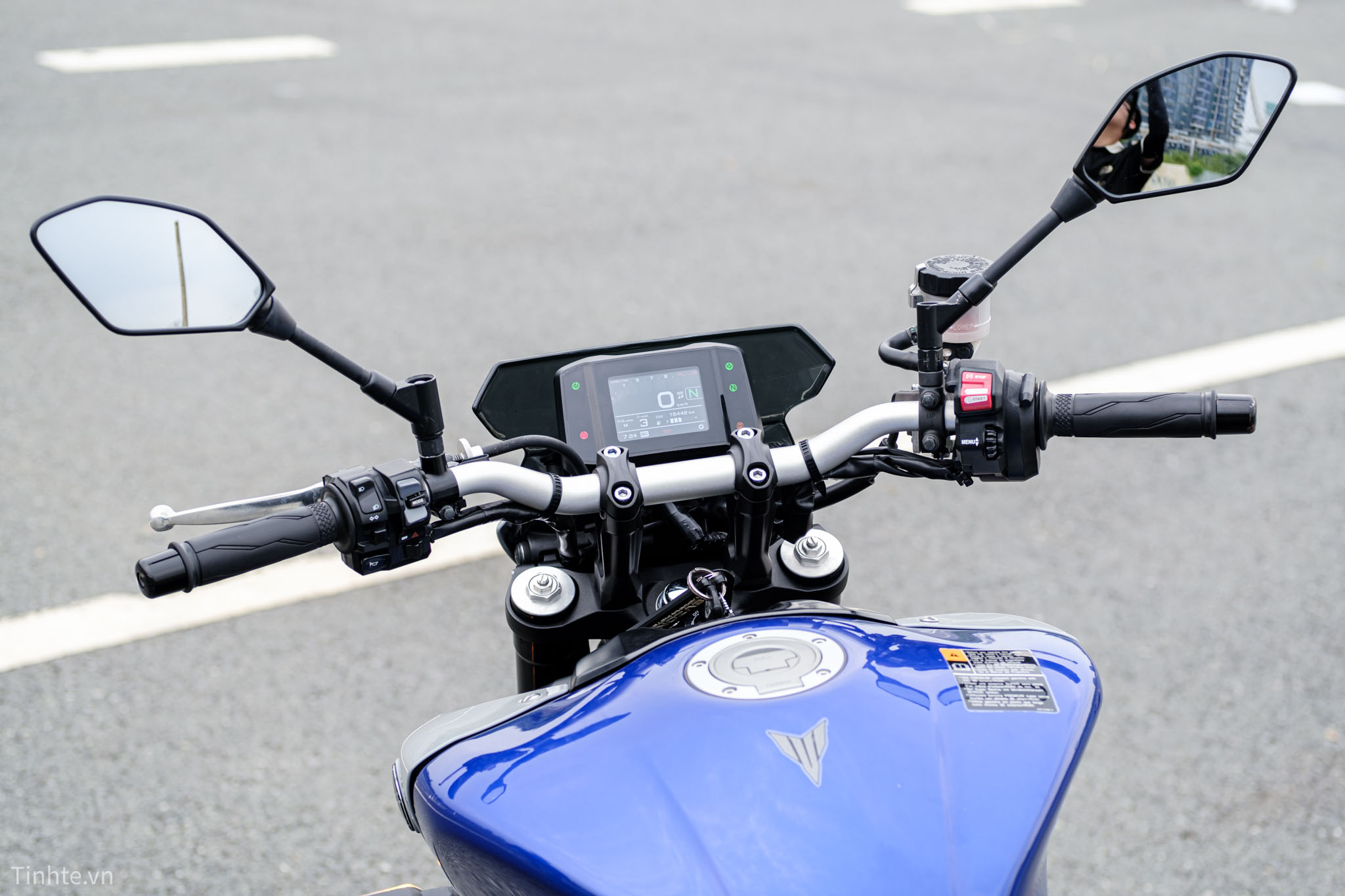 tren-tay-yamaha-mt-09-tinhte-23.jpg