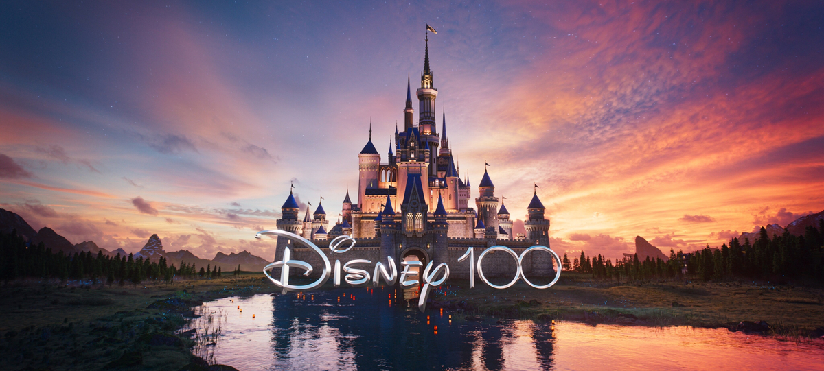 Disney bị "lật đổ" tại phòng vé vào đúng dịp kỉ niệm 100 năm thành lập
