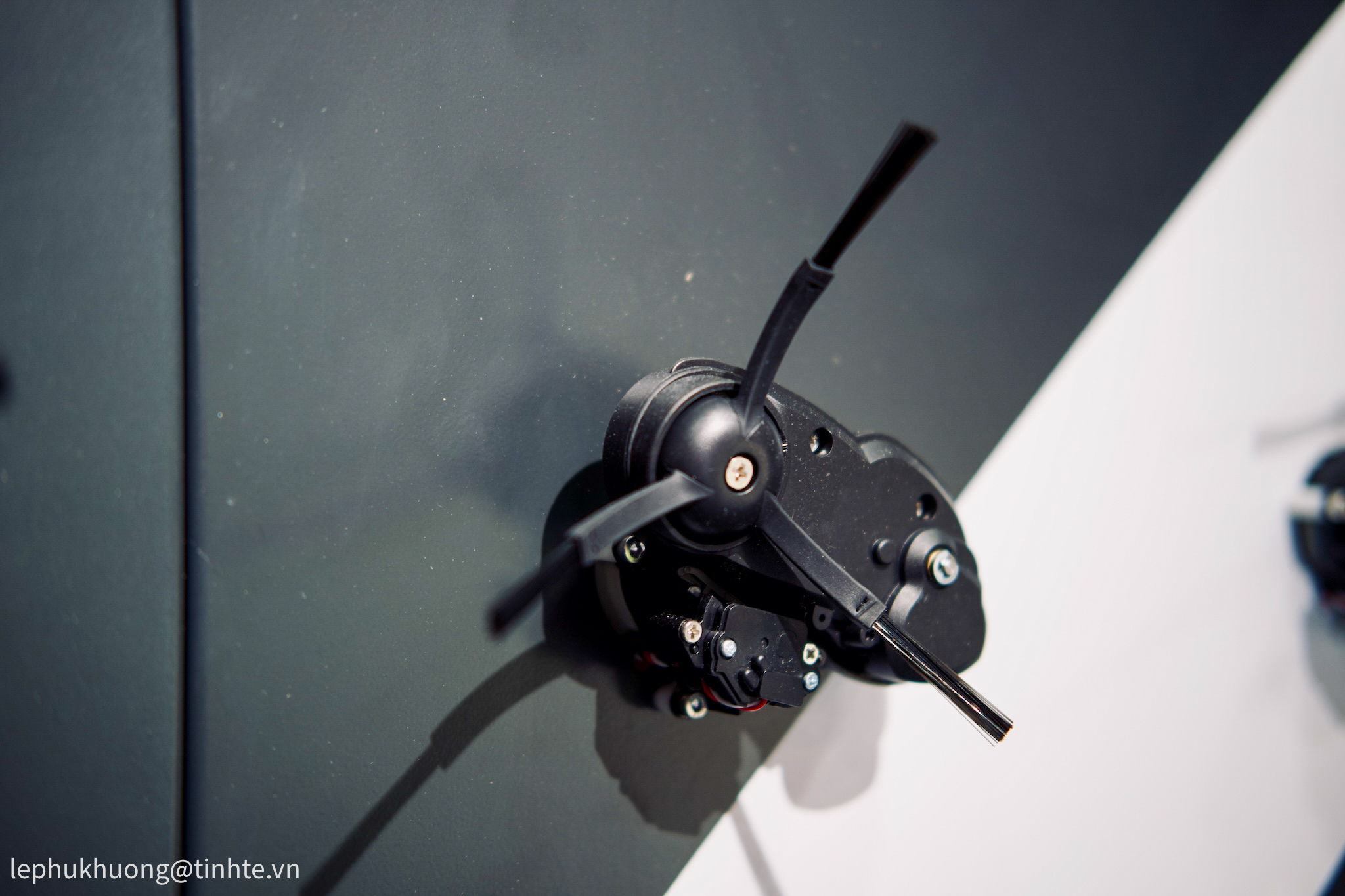ces24-roborock-s8-maxv-ultra-05.jpg