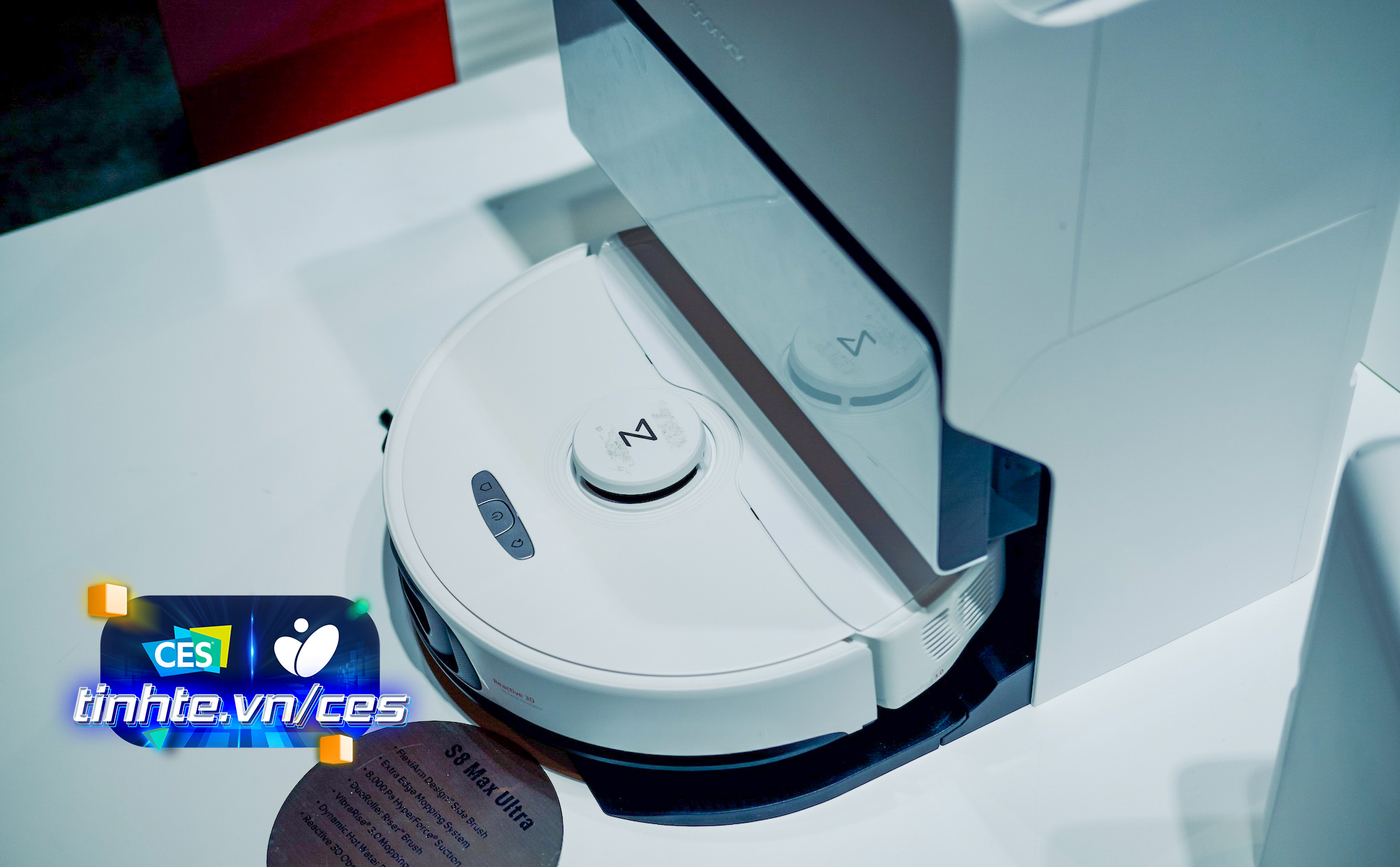 CES24: Trên tay S8 MaxV Ultra, robot cao cấp nhất của Roborock, có thể cấp thoát nước trực tiếp