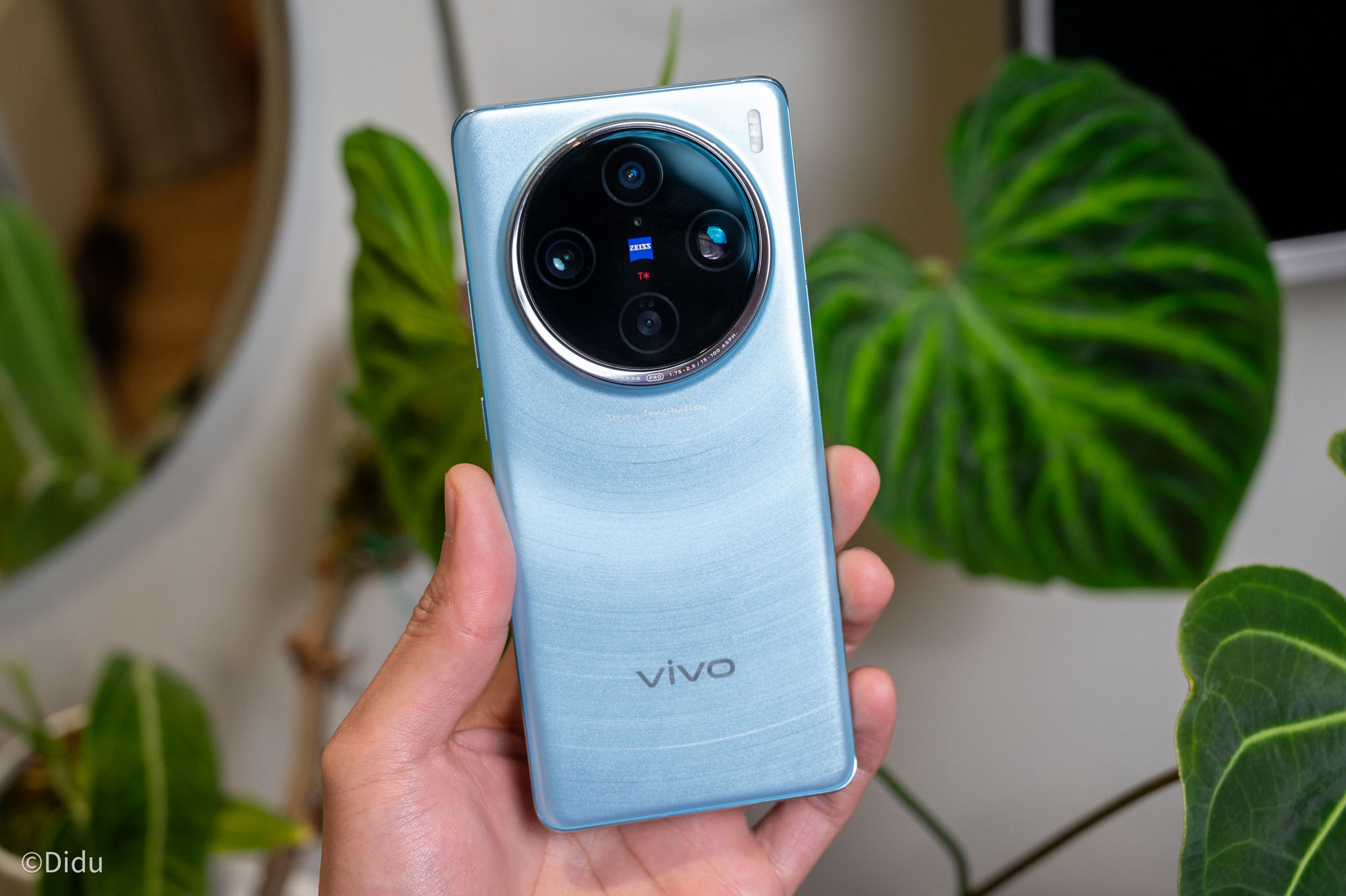 Trên tay vivo X100 Pro: cảm biến ảnh 1-inch ấn tượng