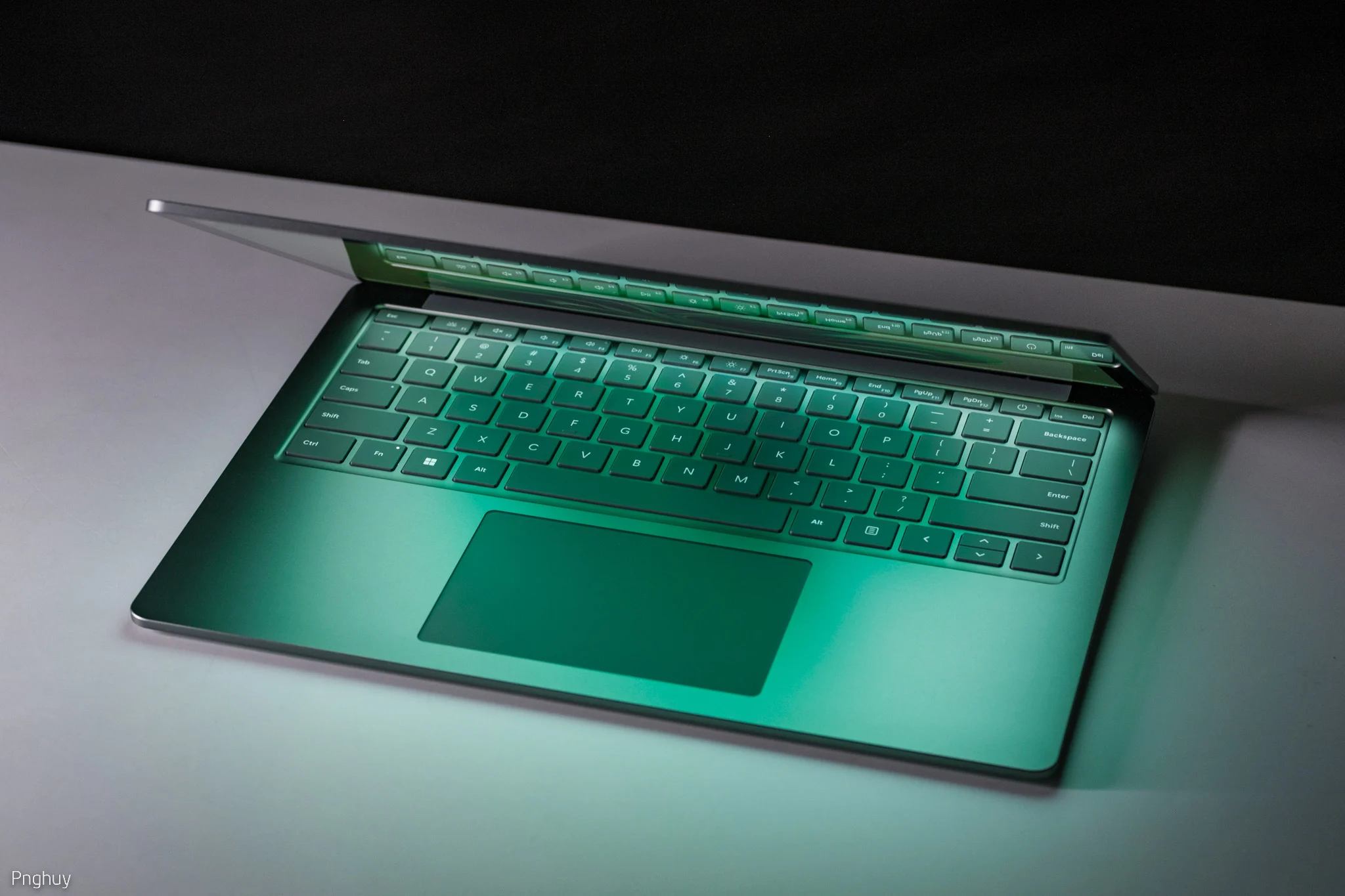 Có nên sạc pin laptop liên tục 24/7 không, làm sao để pin lâu bị chai, bảo quản pin ra sao?