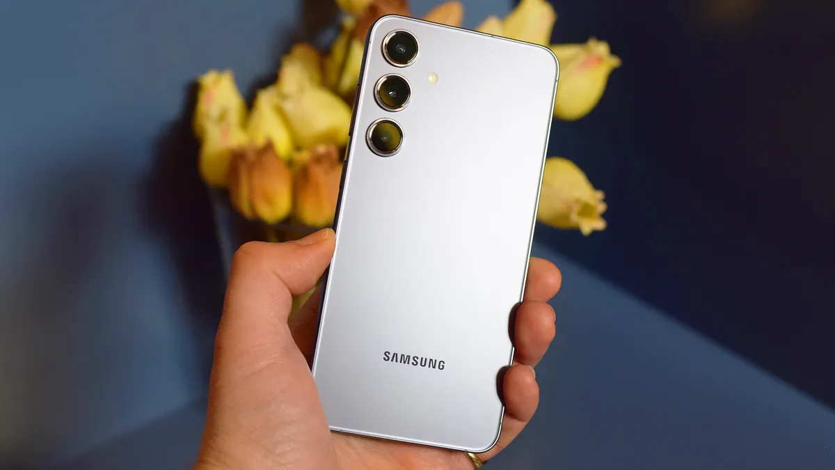 galaxy-s24-tech-radar.webp