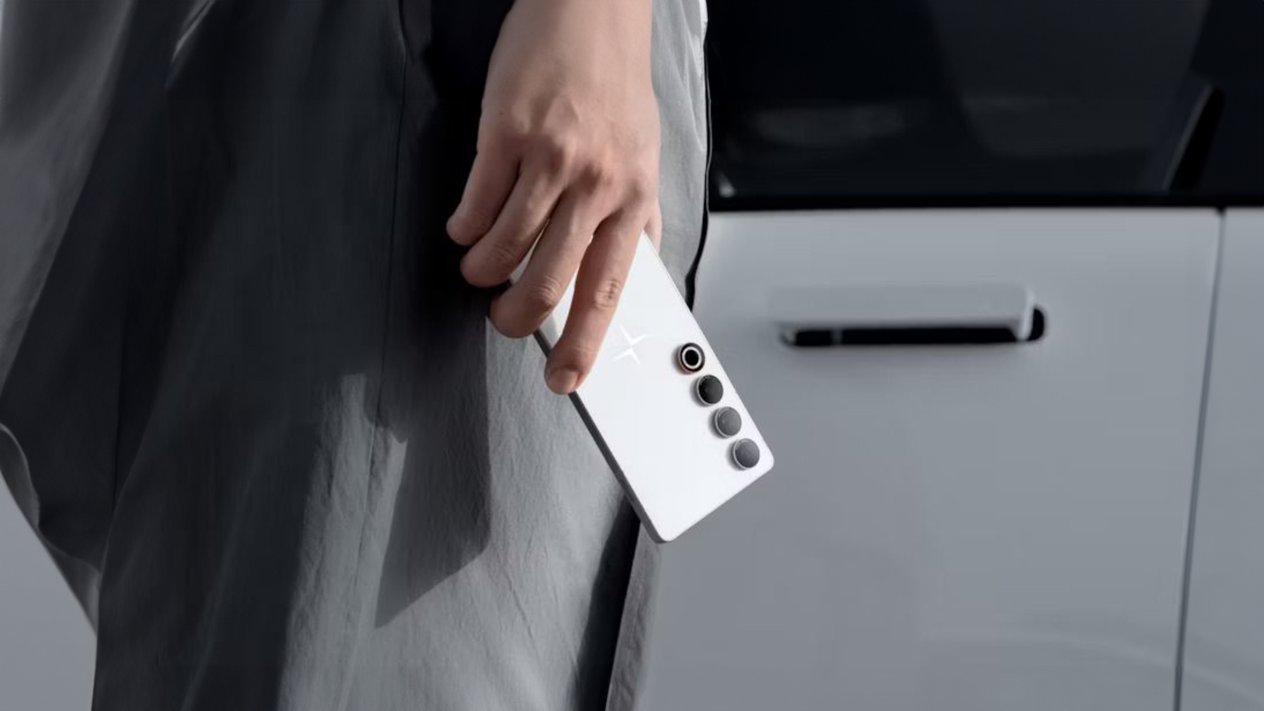 Polestar Phone ra mắt: Mẫu smartphone riêng của hãng xe điện Polestar, có chức năng mở khóa xe