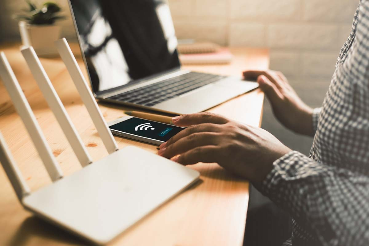Access Point Là Gì? Vì Sao Access Point Lại Quan Trọng Trong Hệ Thống Mạng