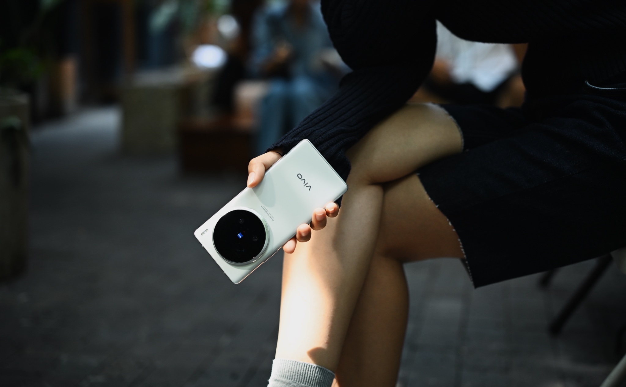 Trải nghiệm Vivo X100 Ultra: camera xịn nhưng phần mềm quá rối