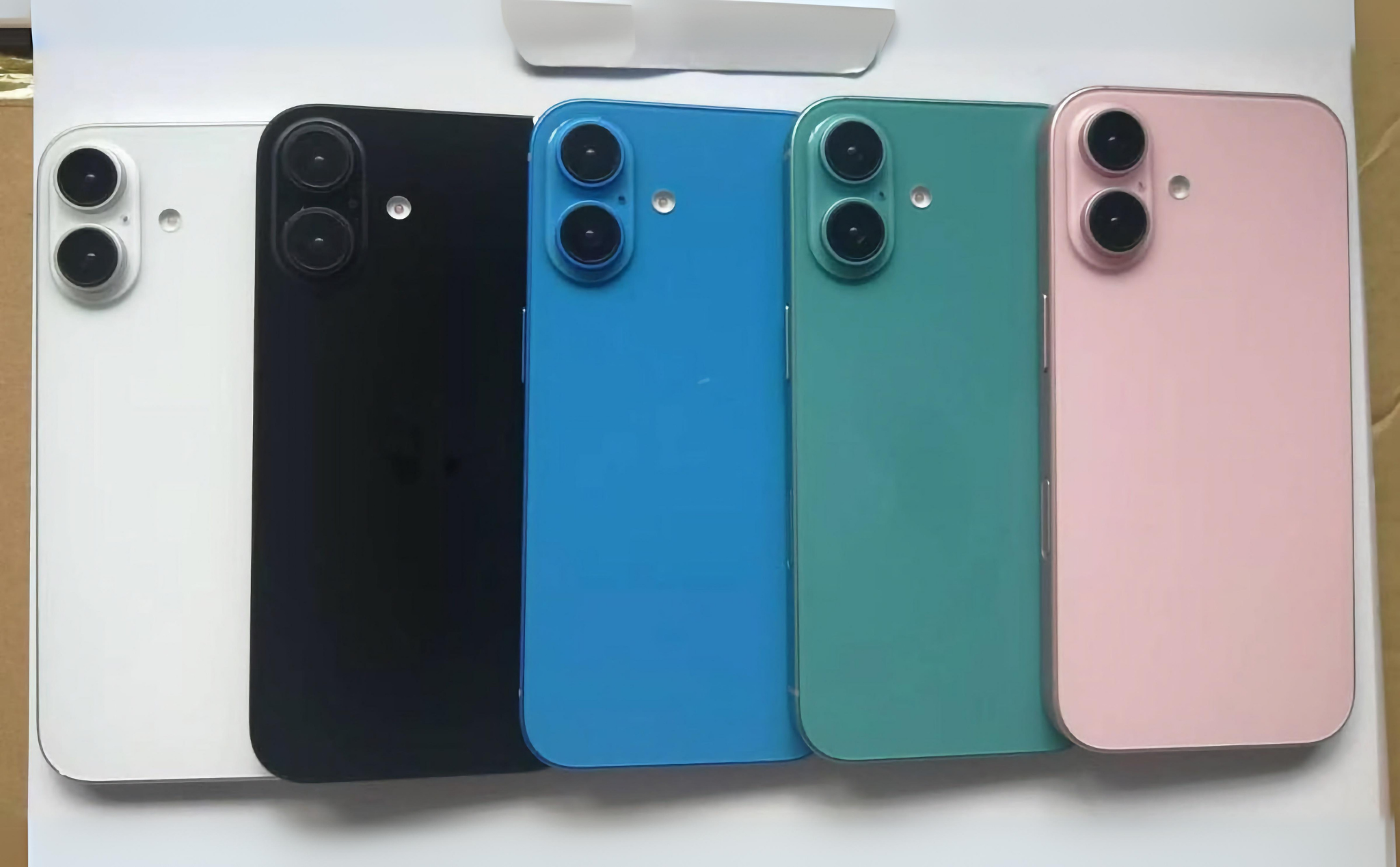 Thêm một số hình ảnh mẫu của iPhone 16: loè loẹt hơn mình tưởng tượng